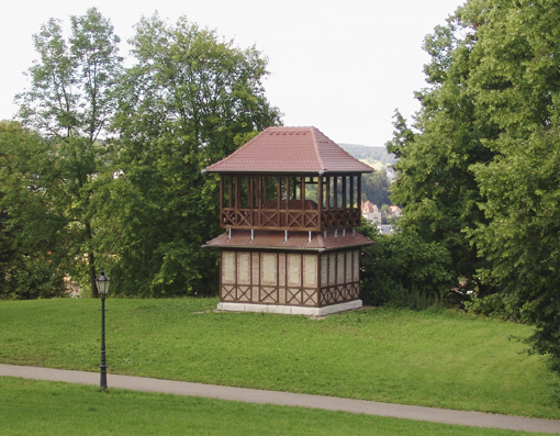  Pagode, 2007, Pumpenhaus, Holz, Stahl, Dachziegel, 820 x 540 x 450 cm,  Heidenheim (permanente Installation) 