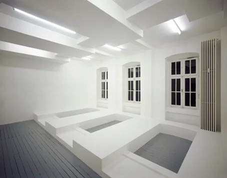 loop , 2001, chipboards, plaster, paint, 348 x 738 x 530 cm, Galerie Stefan Rasche, Münster