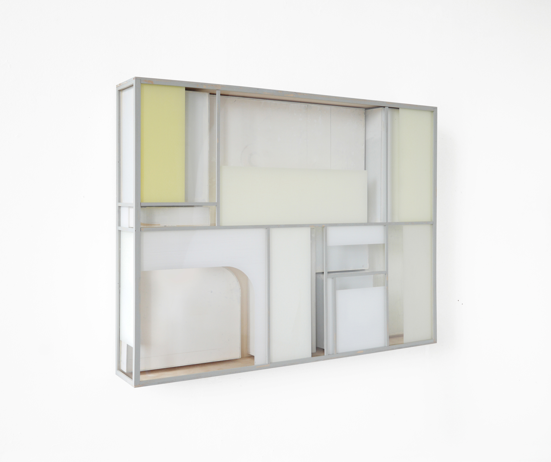  Minimal KA, 2018, Holz, Acrylglas, Farbe, 89 x 117 x 17 cm 