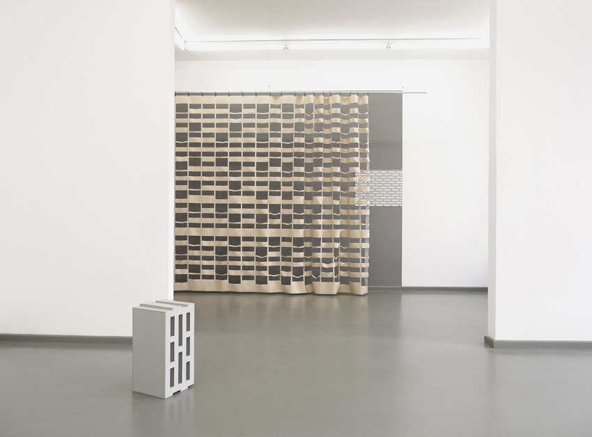  Hohlblock 24,0, Blackout ST, 2018, installation view, Rasche Ripken, Berlin 