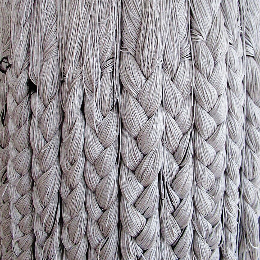  Overhead 2, 2020, wood, threads, 168 x 40 x 15 cm (detail) 