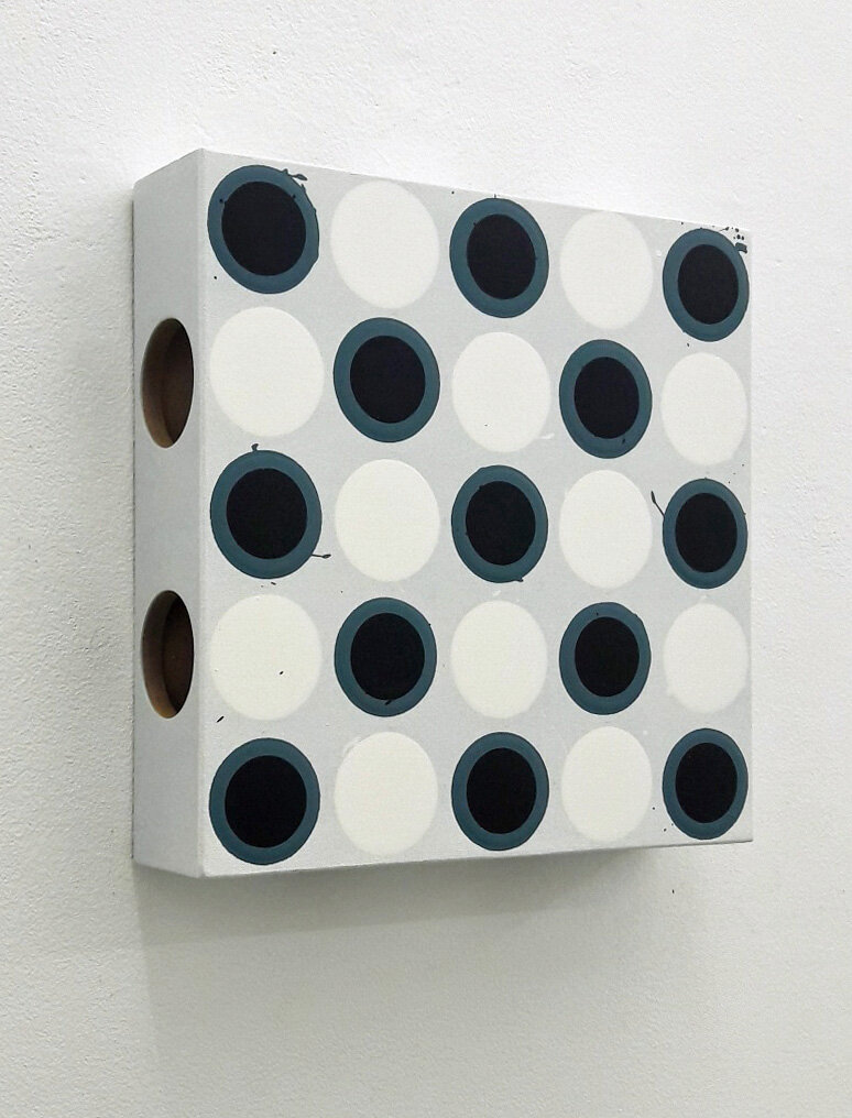  o.T., 2018, acrylic on wood, 25 x 25 x 5 cm 