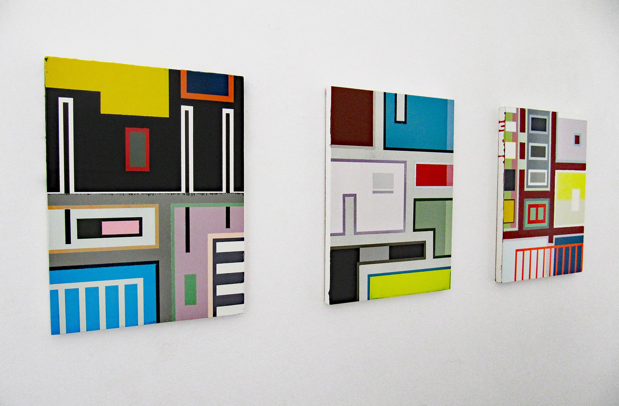  o.T., 2022, acrylic and lacquer on wood, each 40 x 30 cm 
