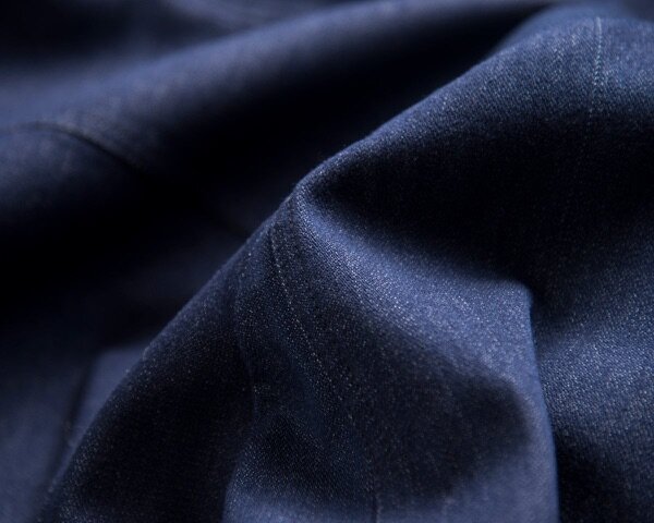 Zegna: Italiaanse stoffen voor het laten maken van een pak, colbert en broek.