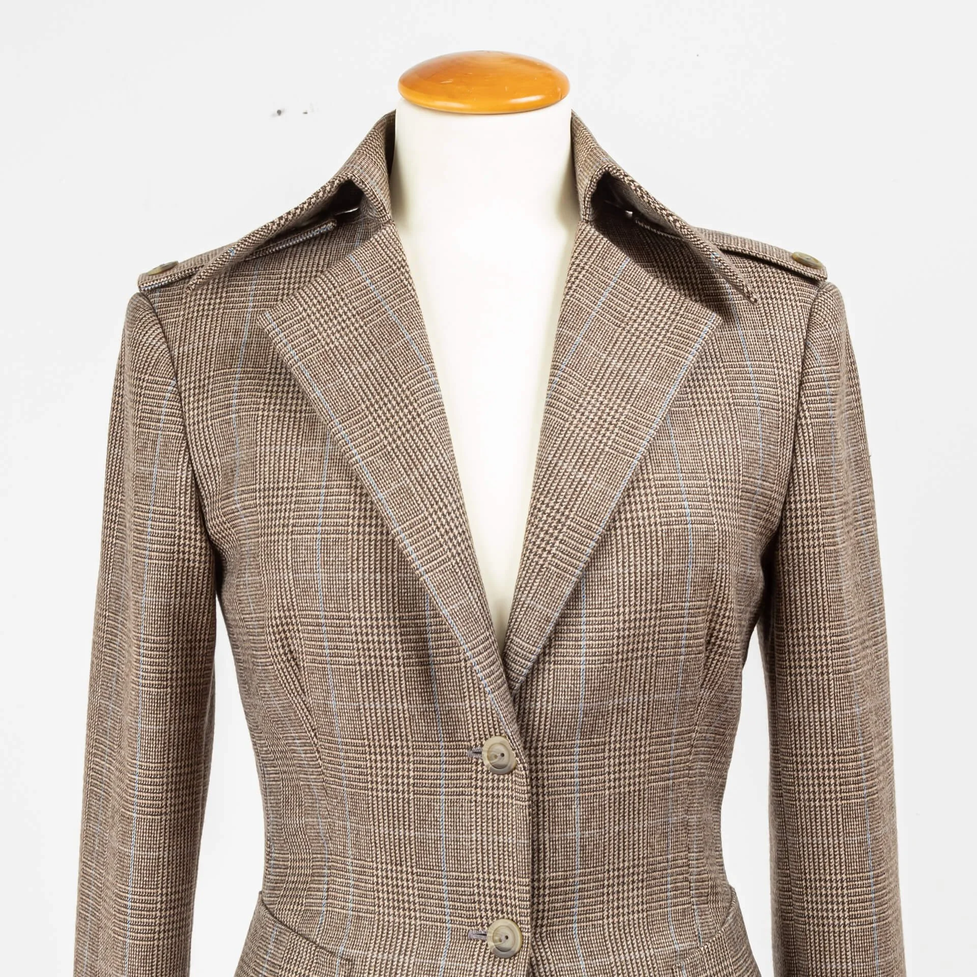 Dames Colbert op maat Military — De Oost Bespoke Tailoring