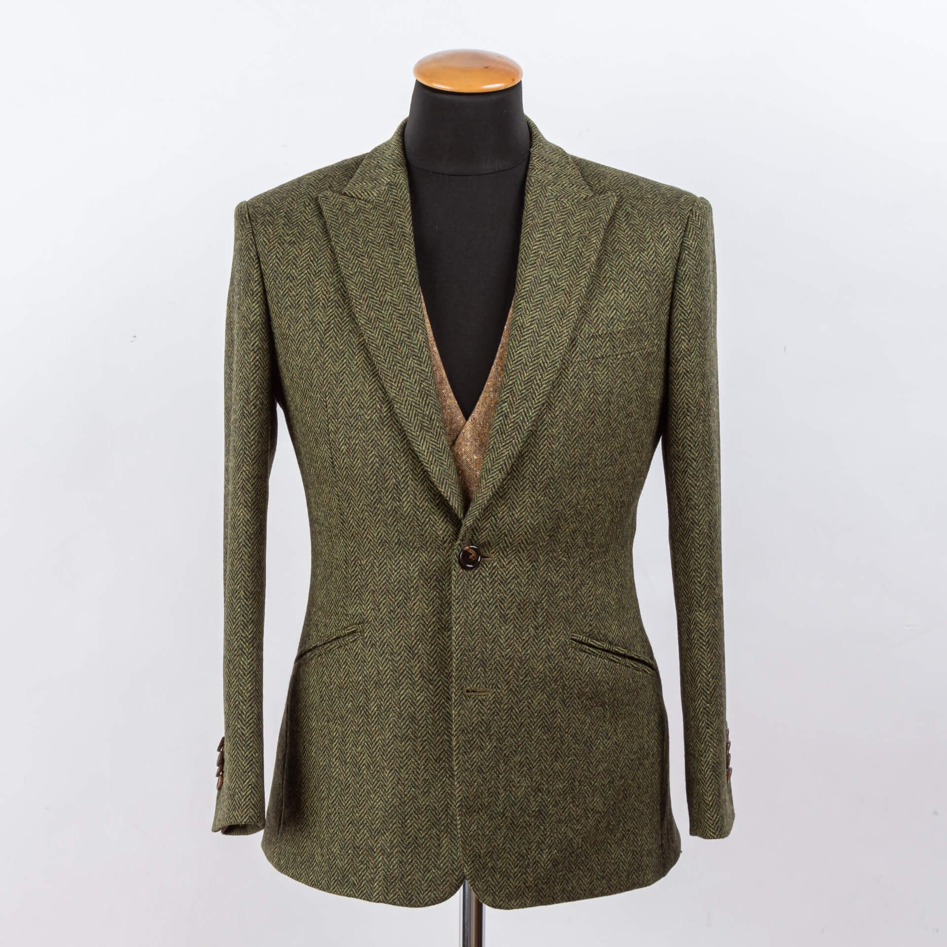 Microbe Generator Naschrift Olijf Groen Pak Tweed — De Oost Bespoke Tailoring : Bewust Gekleed
