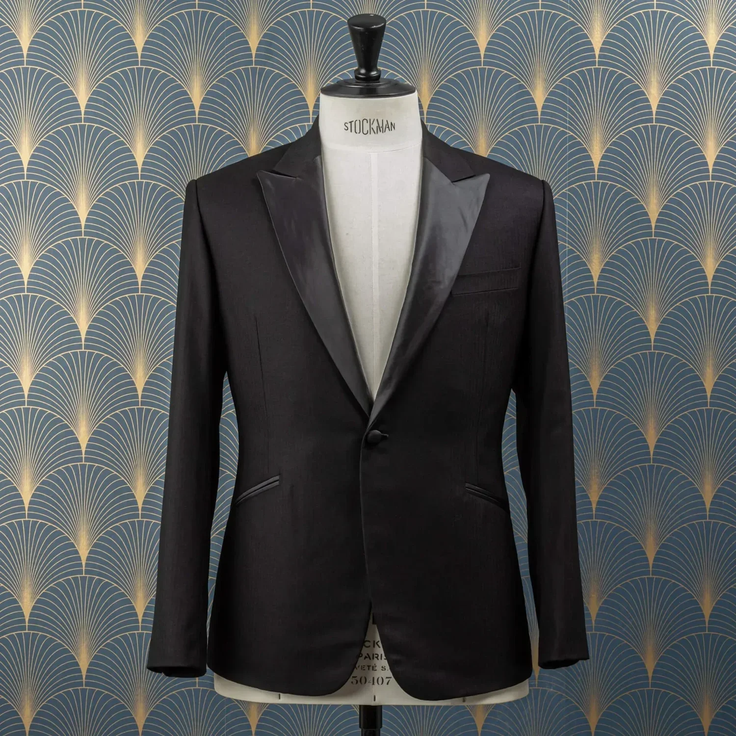 Zwarte smoking voor trouwen met peak lapels