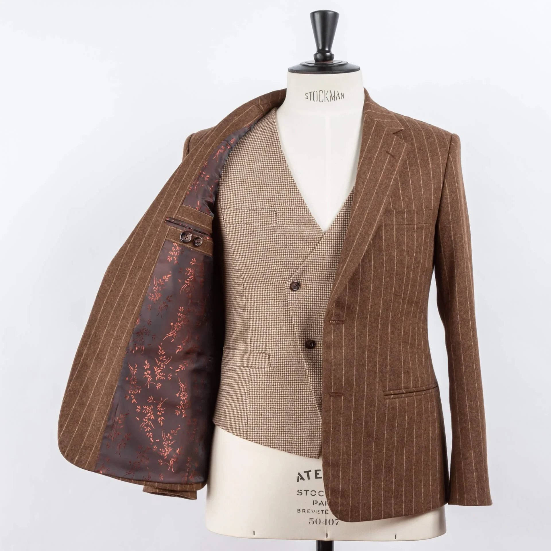 Fox Brothers jasje open met voering detail en ecru houndstooth gilet bespoke constructie