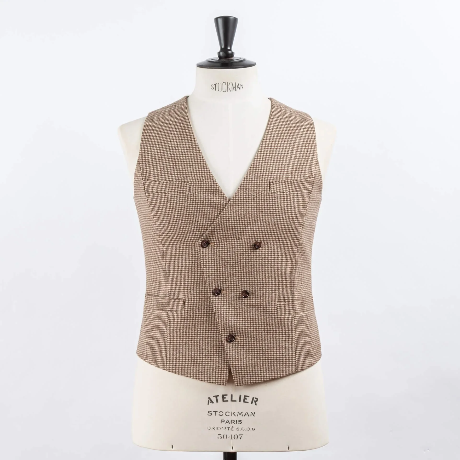 Fox Brothers ecru roast brown houndstooth gilet vooraanzicht paspop bespoke asymmetrisch