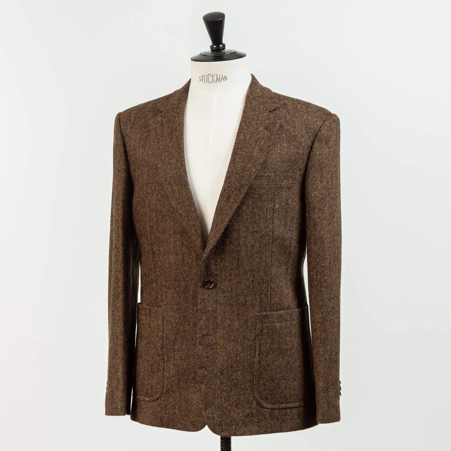Brown herringbone tweed trouwcolbert met patch pockets en okergeel gilet, 2-knoops notch lapel, 340 gram lamswol van Bateman Ogden, op maat gemaakt vintage driedelig pak