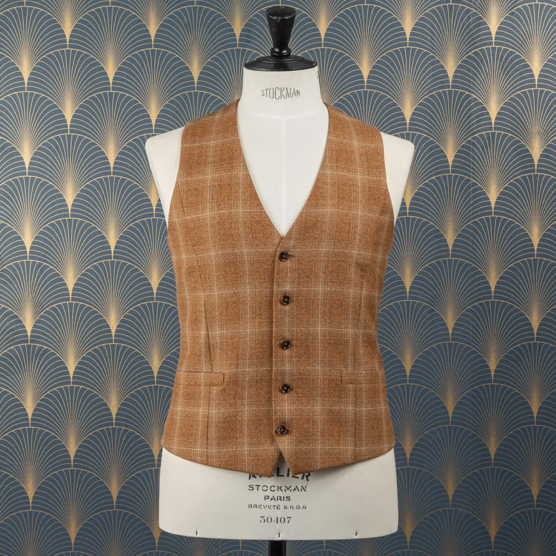Single-breasted gilet in fawn/goud Moorland Tweed met crème windowpane check, 5 knopen, twee steekzakken