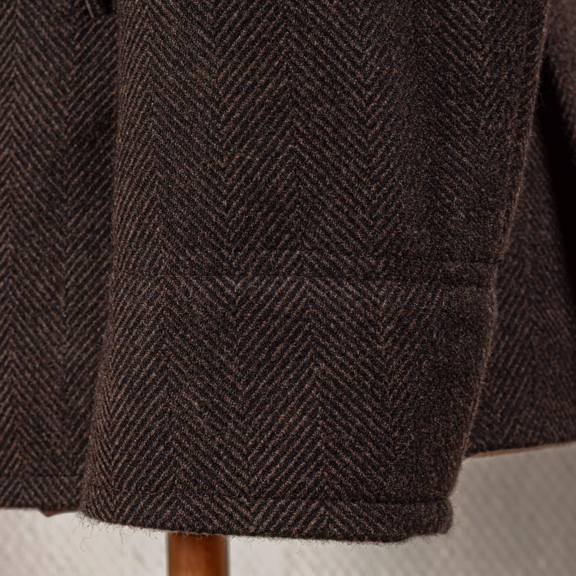 Mouwdetail herringbone peacoat in chocolate brown
