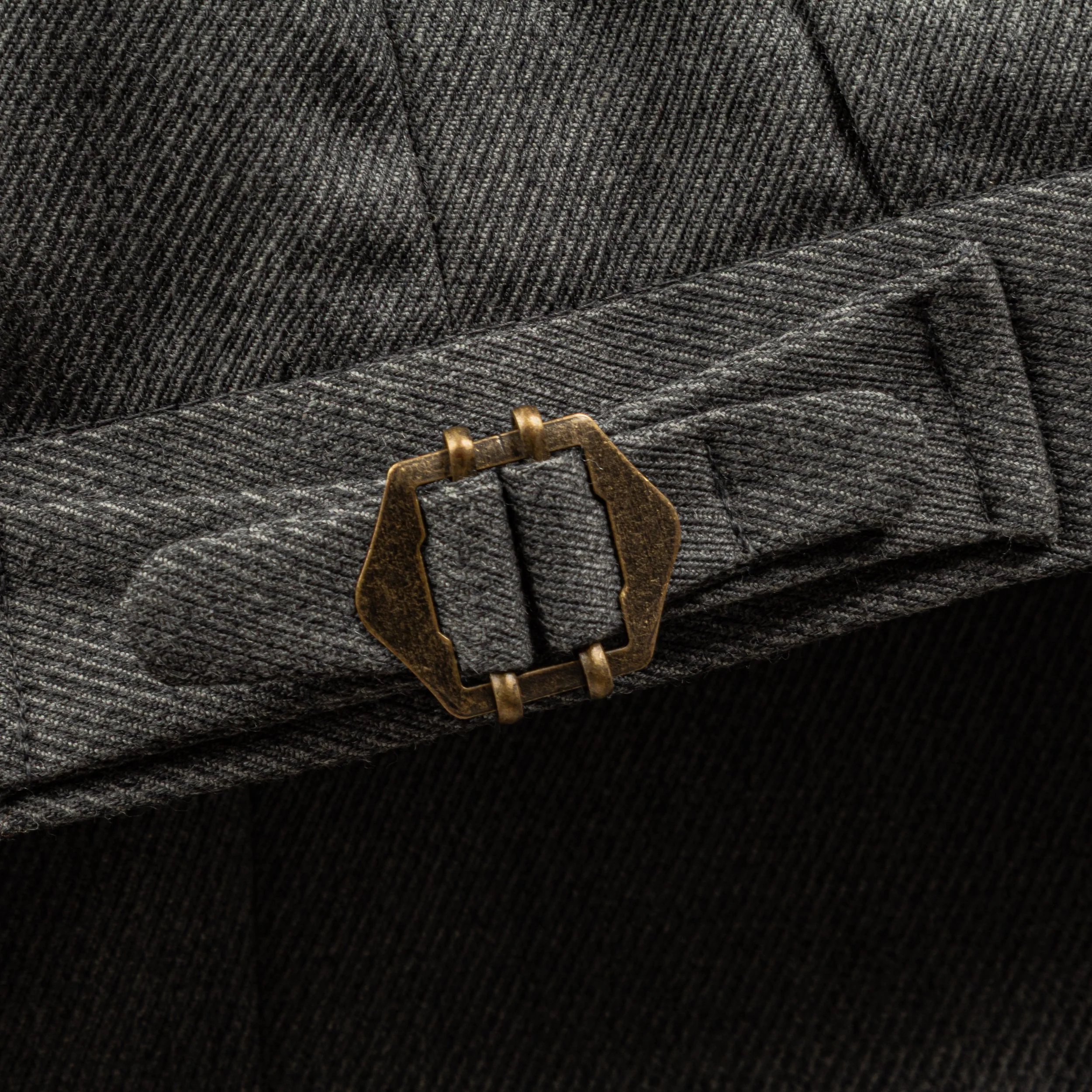 Zandkleurig tweed colbert met lichtgrijze pantalon - Holland & Sherry-13.jpg