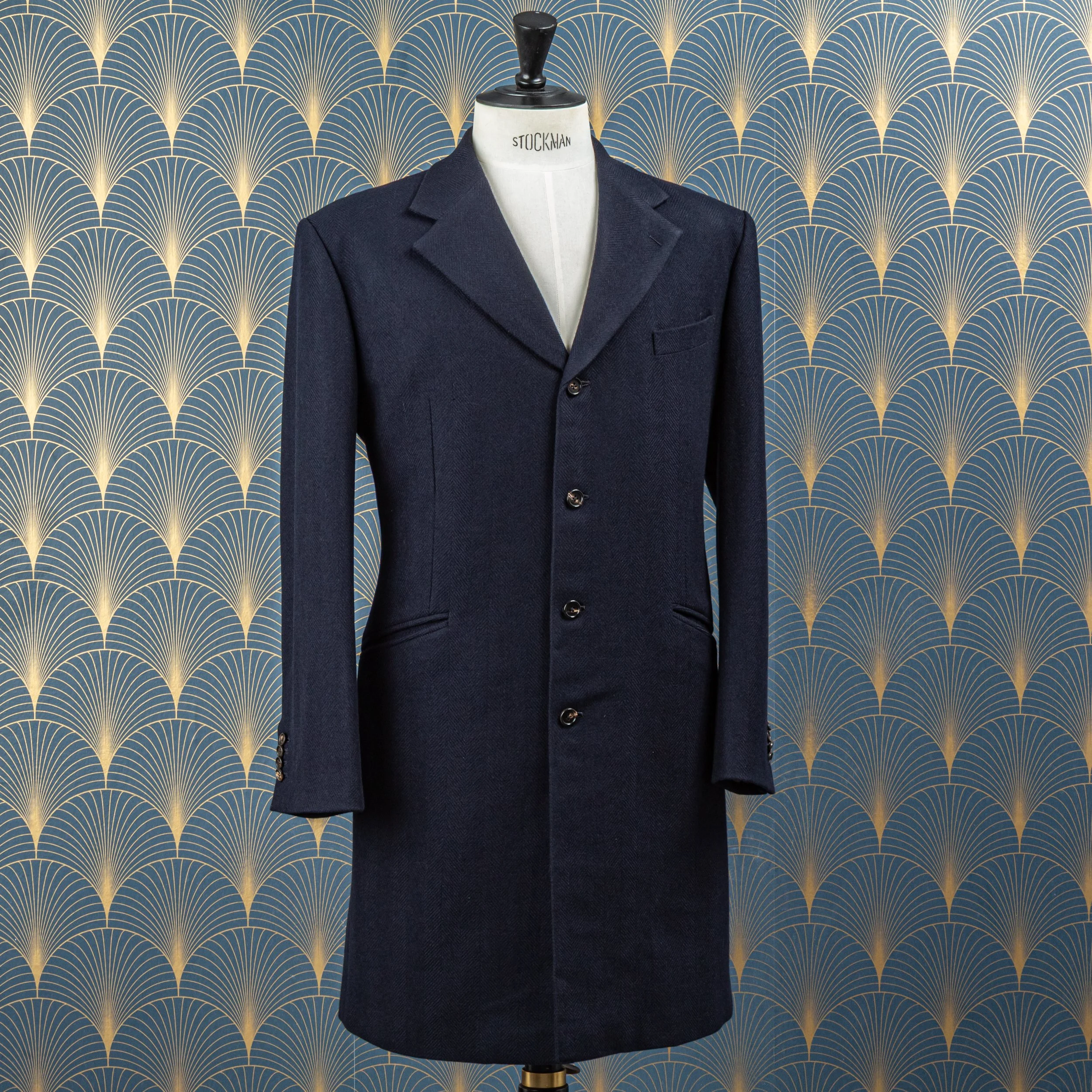 Klassieke overcoat op maat in navy visgraat - Caccioppoli Cashmere & Wool-2.jpg