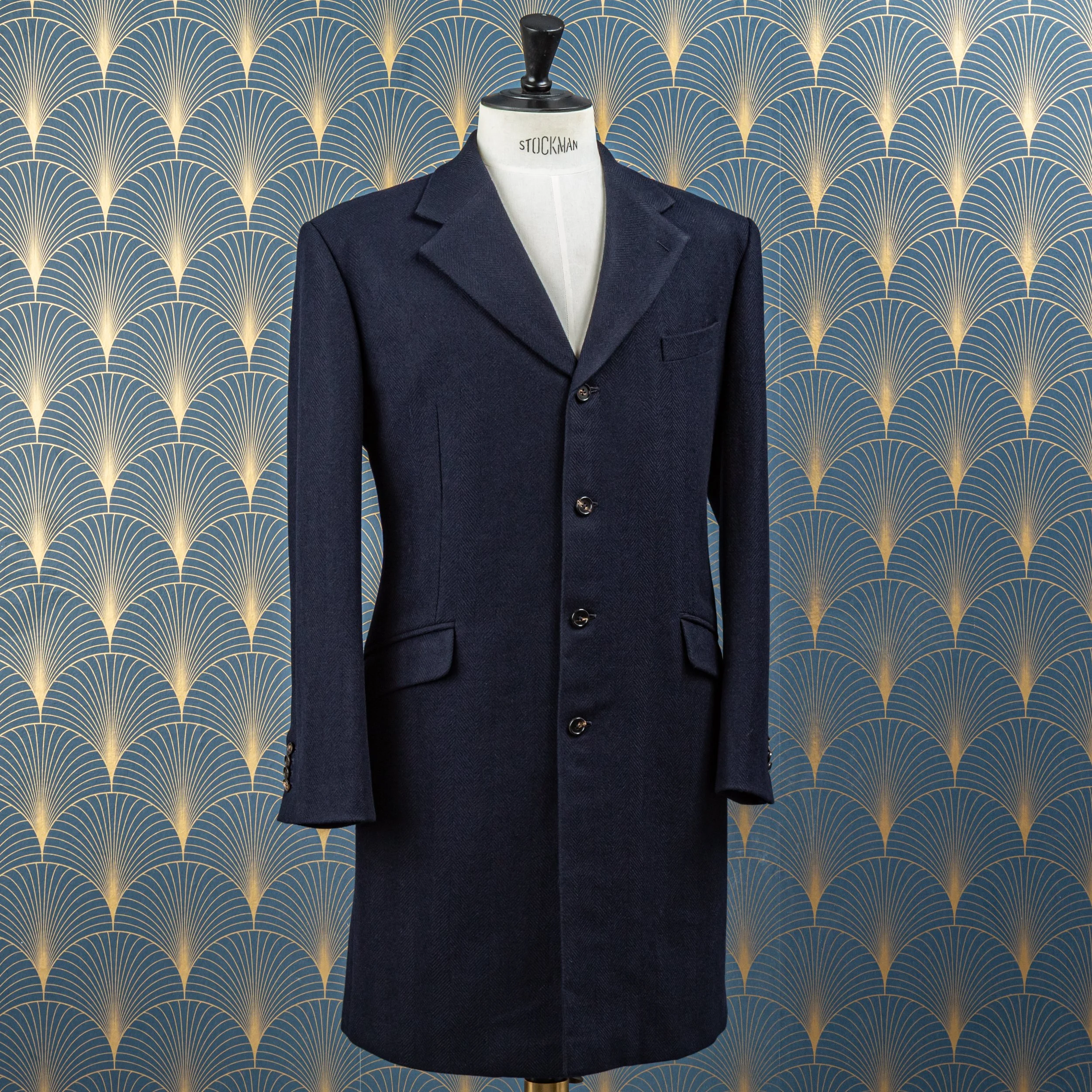 Klassieke overcoat op maat in navy visgraat - Caccioppoli Cashmere & Wool-4.jpg