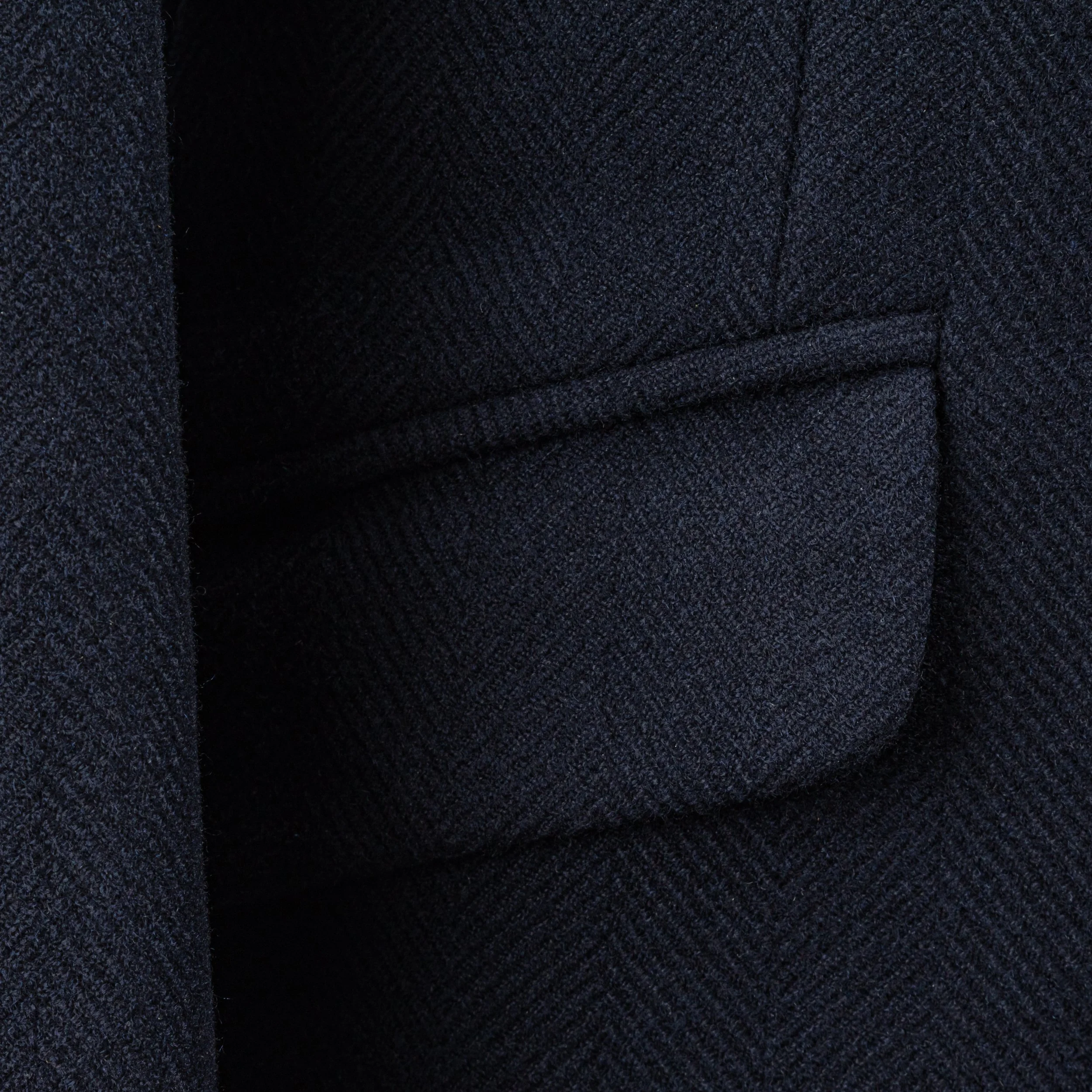 Klassieke overcoat op maat in navy visgraat - Caccioppoli Cashmere & Wool-10.jpg