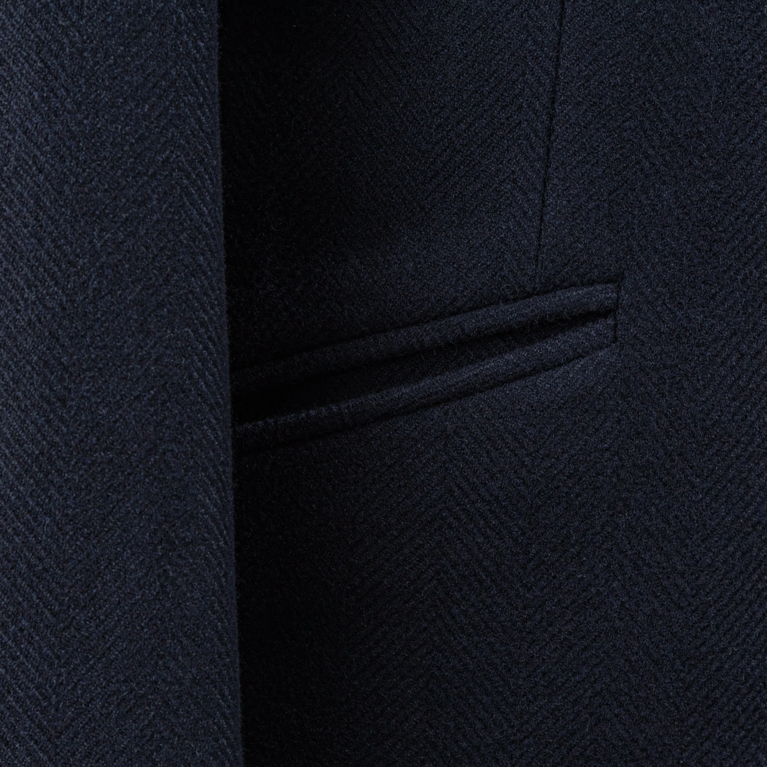 Klassieke overcoat op maat in navy visgraat - Caccioppoli Cashmere & Wool-15.jpg
