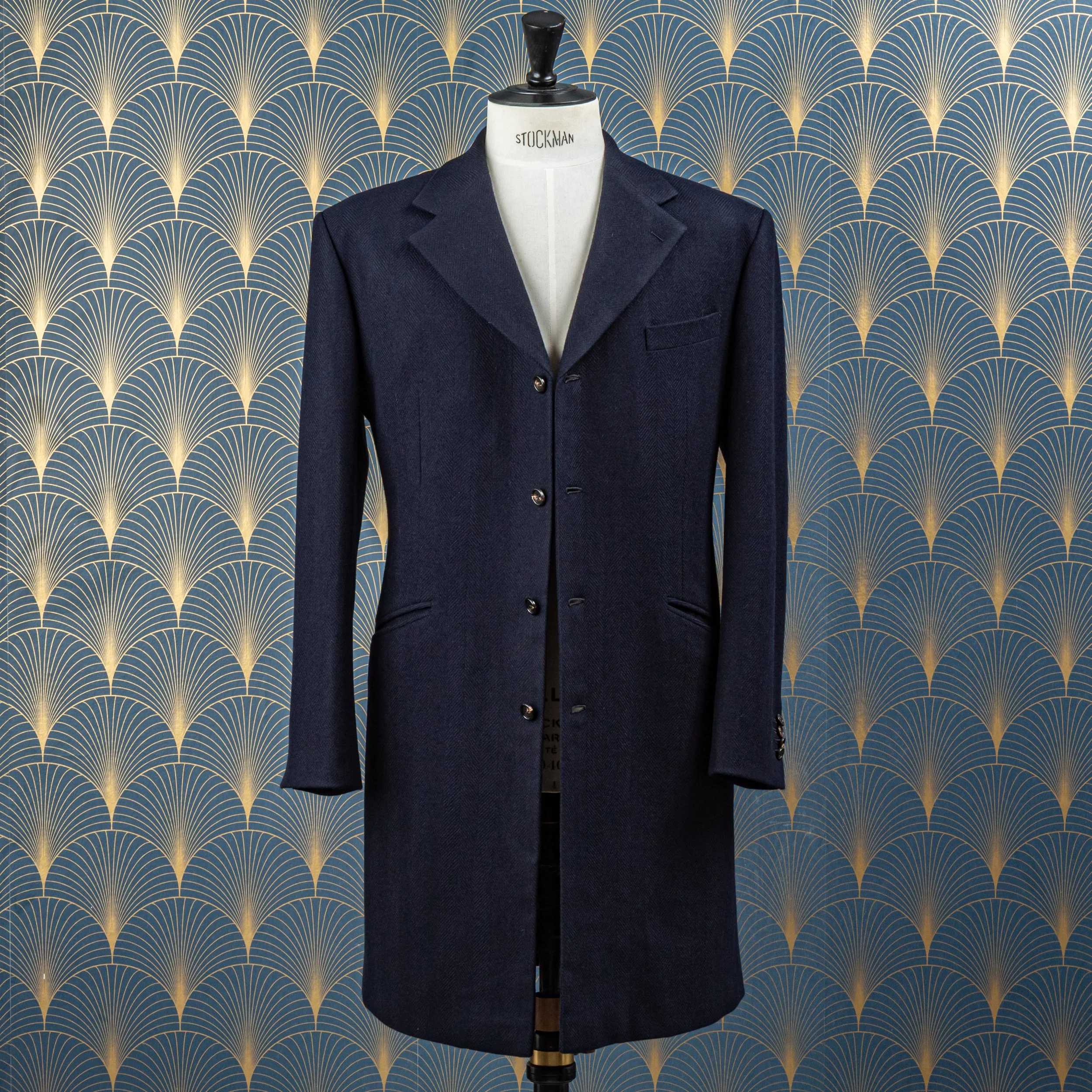 Klassieke overcoat op maat in navy visgraat - Caccioppoli Cashmere & Wool-16.jpg