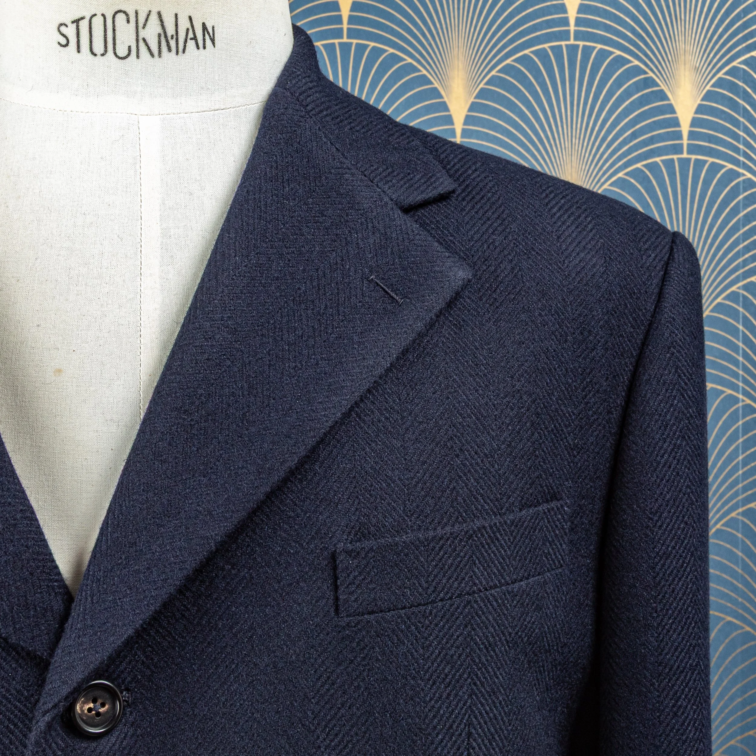 Klassieke overcoat op maat in navy visgraat - Caccioppoli Cashmere & Wool-19.jpg