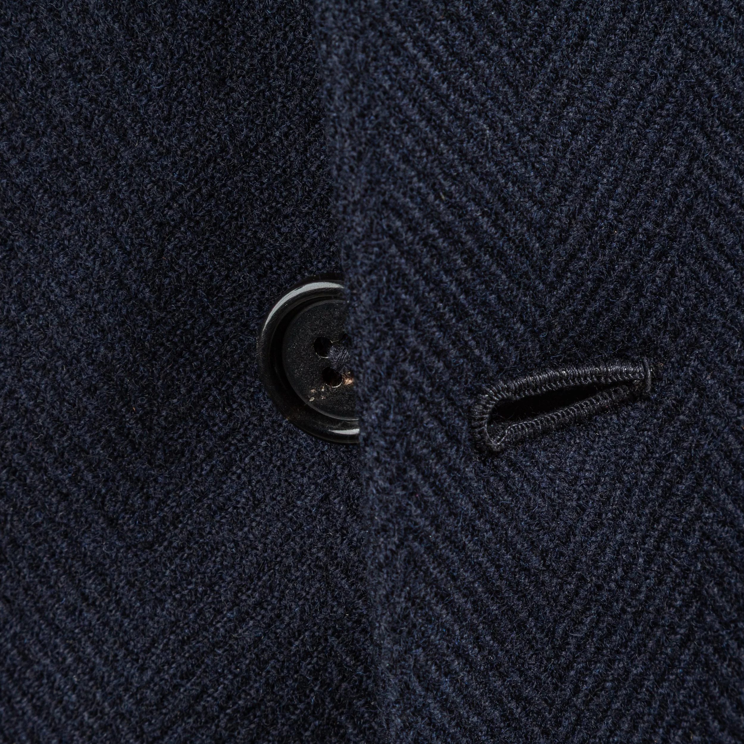 Klassieke overcoat op maat in navy visgraat - Caccioppoli Cashmere & Wool-20.jpg