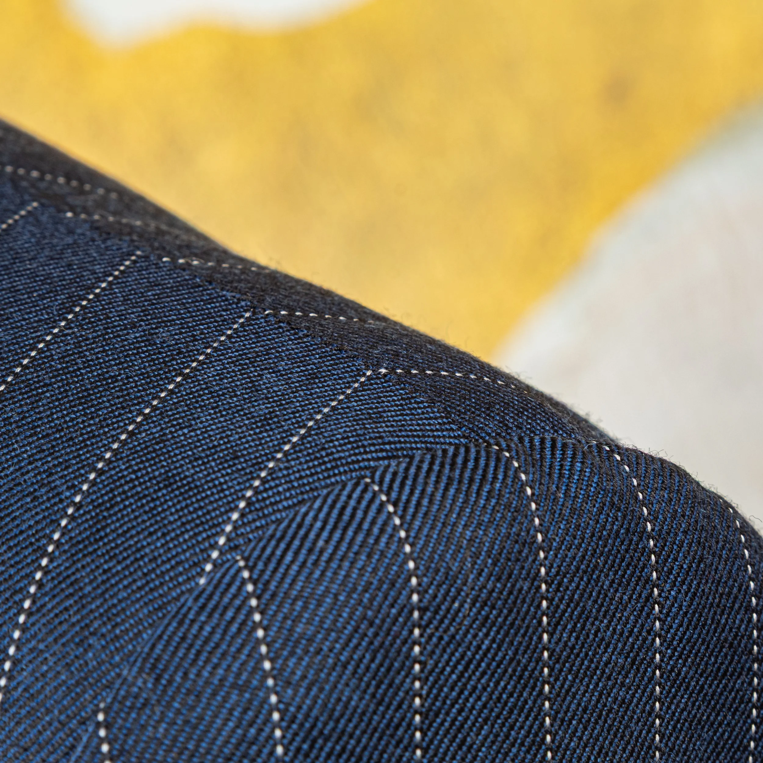 Navy pak op maat met Pin Dot Stripe - Holland & Sherry Intercity-10.jpg