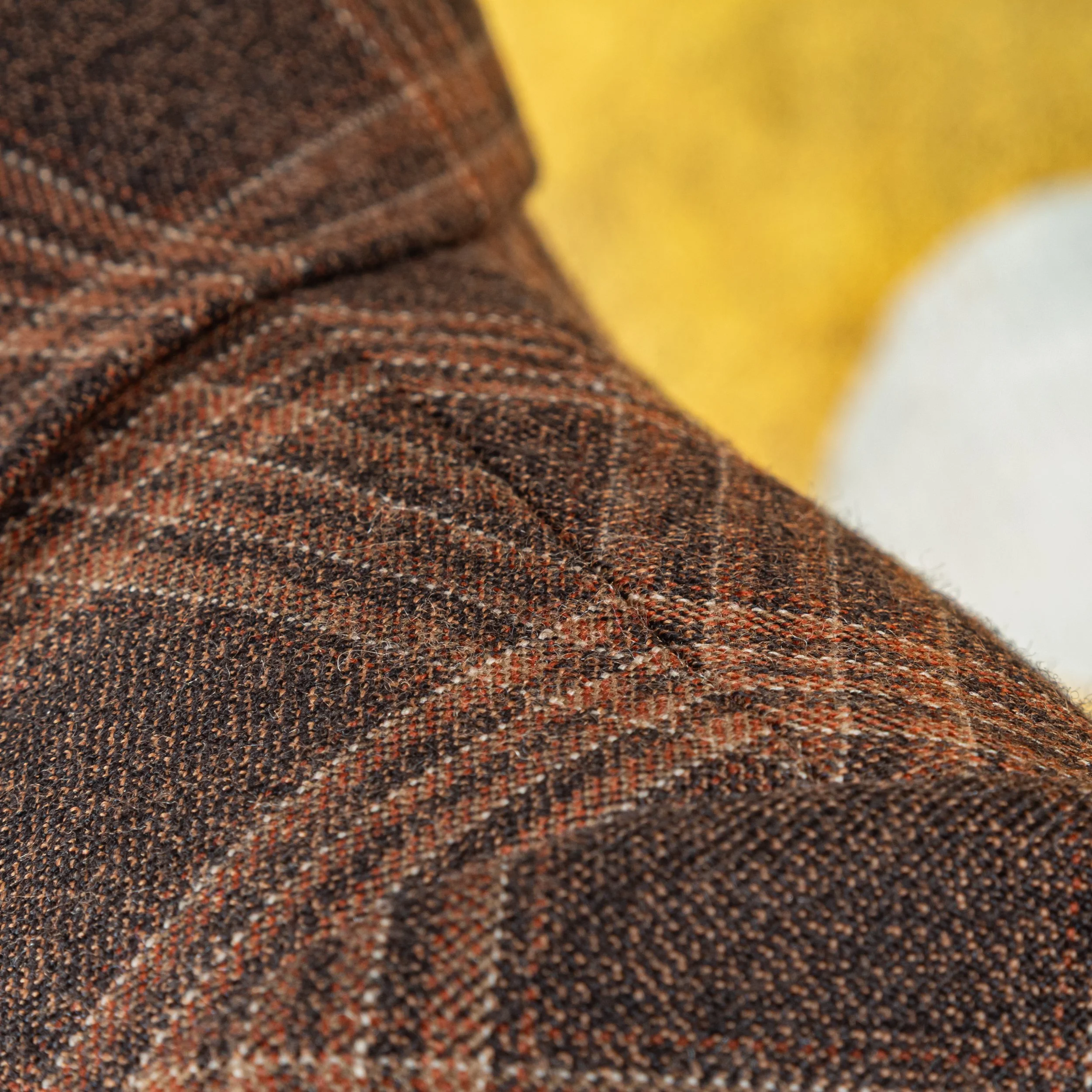 3-delig tweed pak op maat met roze gilet - Holland & Sherry Moorland Tweed-13.jpg