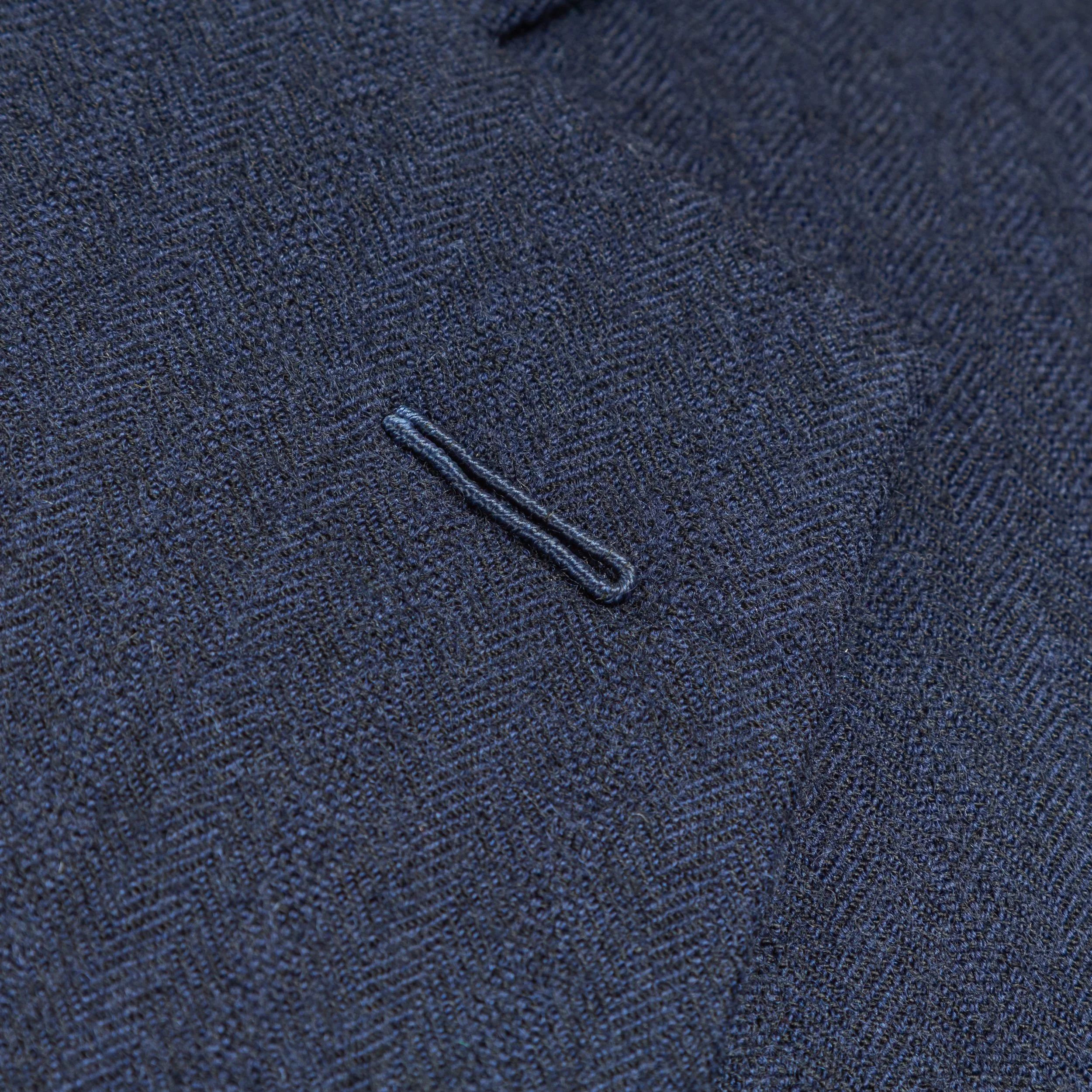 Navy flanellen pak op maat in herringbone - Bateman Ogden-5.jpg