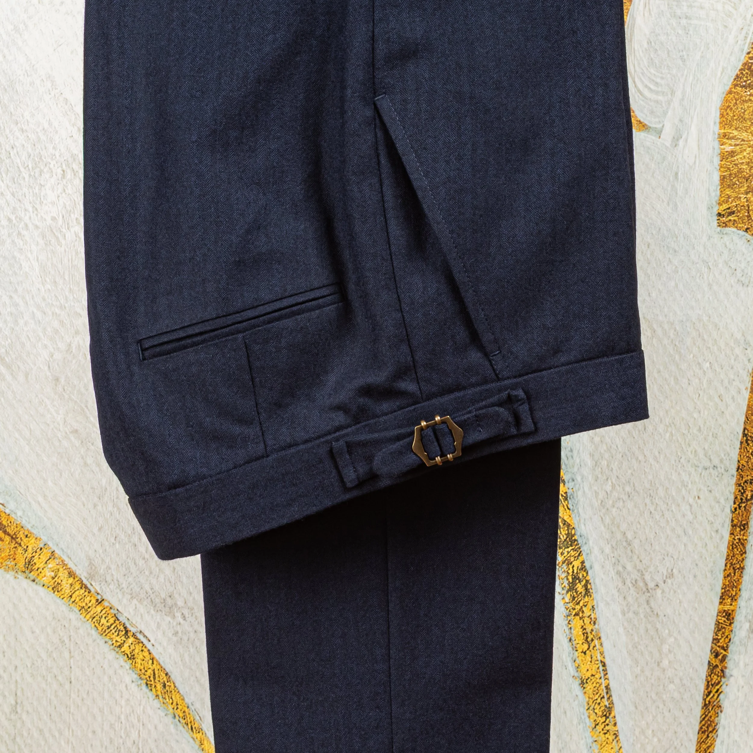 Navy flanellen pak op maat in herringbone - Bateman Ogden-13.jpg