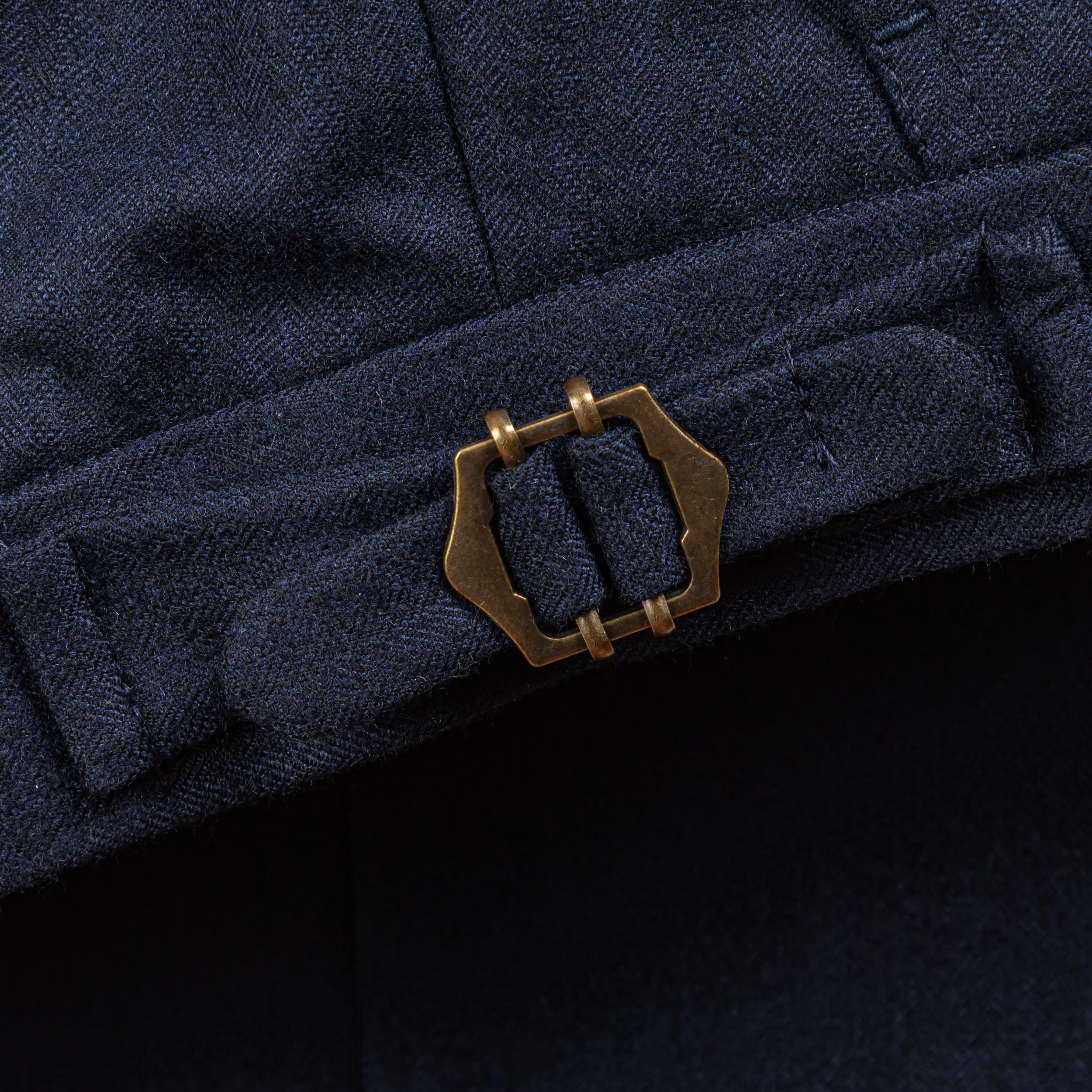Navy flanellen pak op maat in herringbone - Bateman Ogden-14.jpg