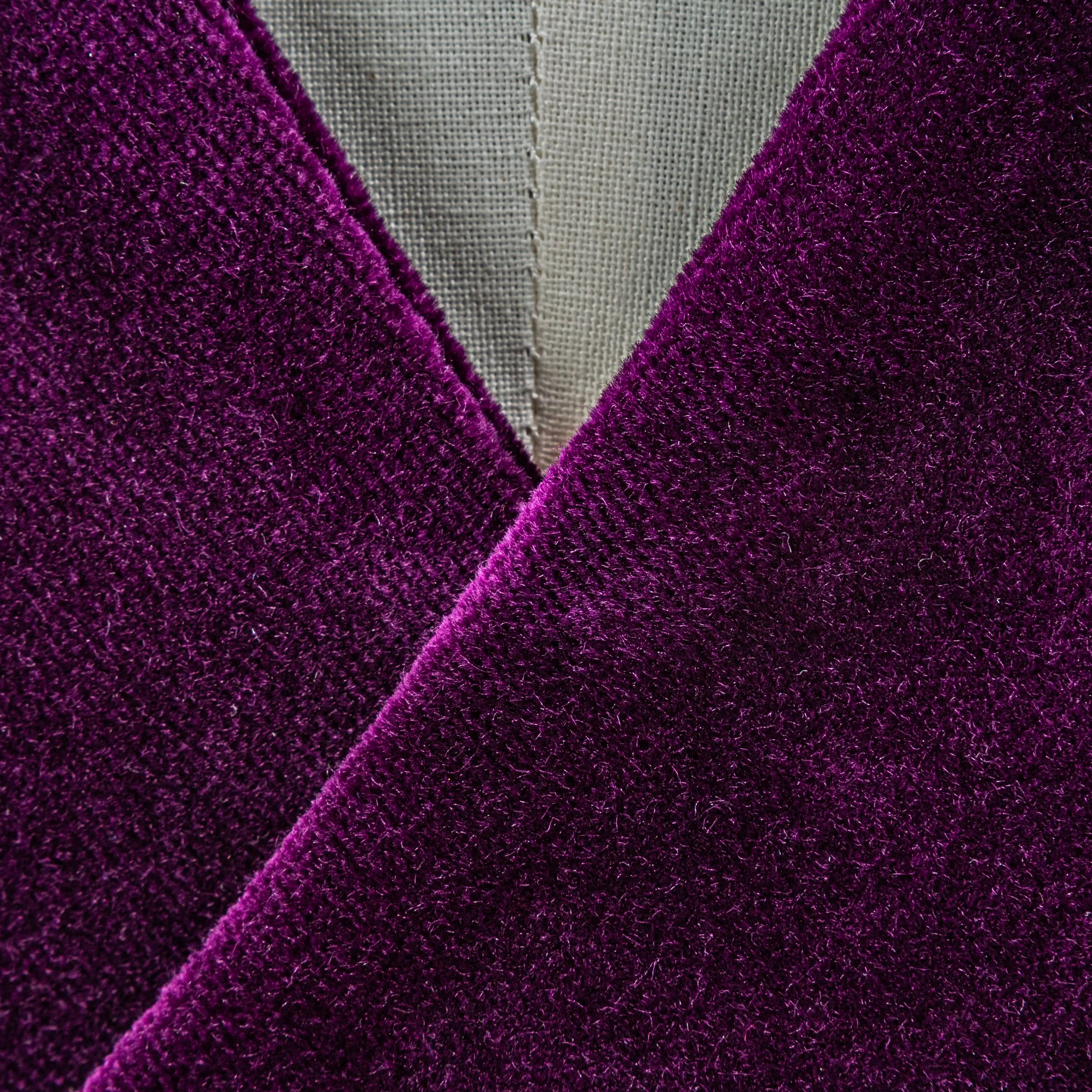 Aubergine Dinner Jacket met Double Breasted Gilet in Fluweel - Holland & Sherry-3.jpg