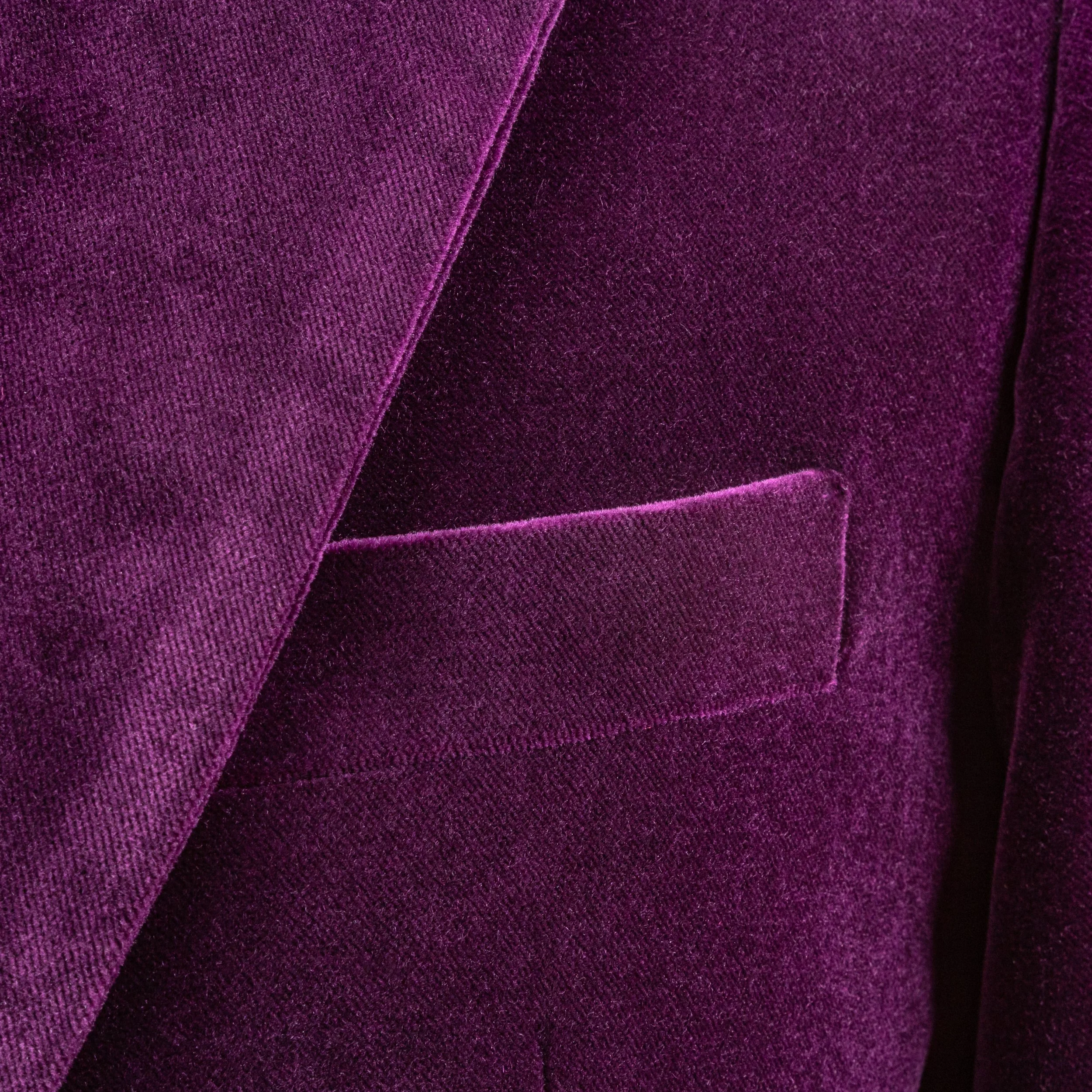 Aubergine Dinner Jacket met Double Breasted Gilet in Fluweel - Holland & Sherry-12.jpg