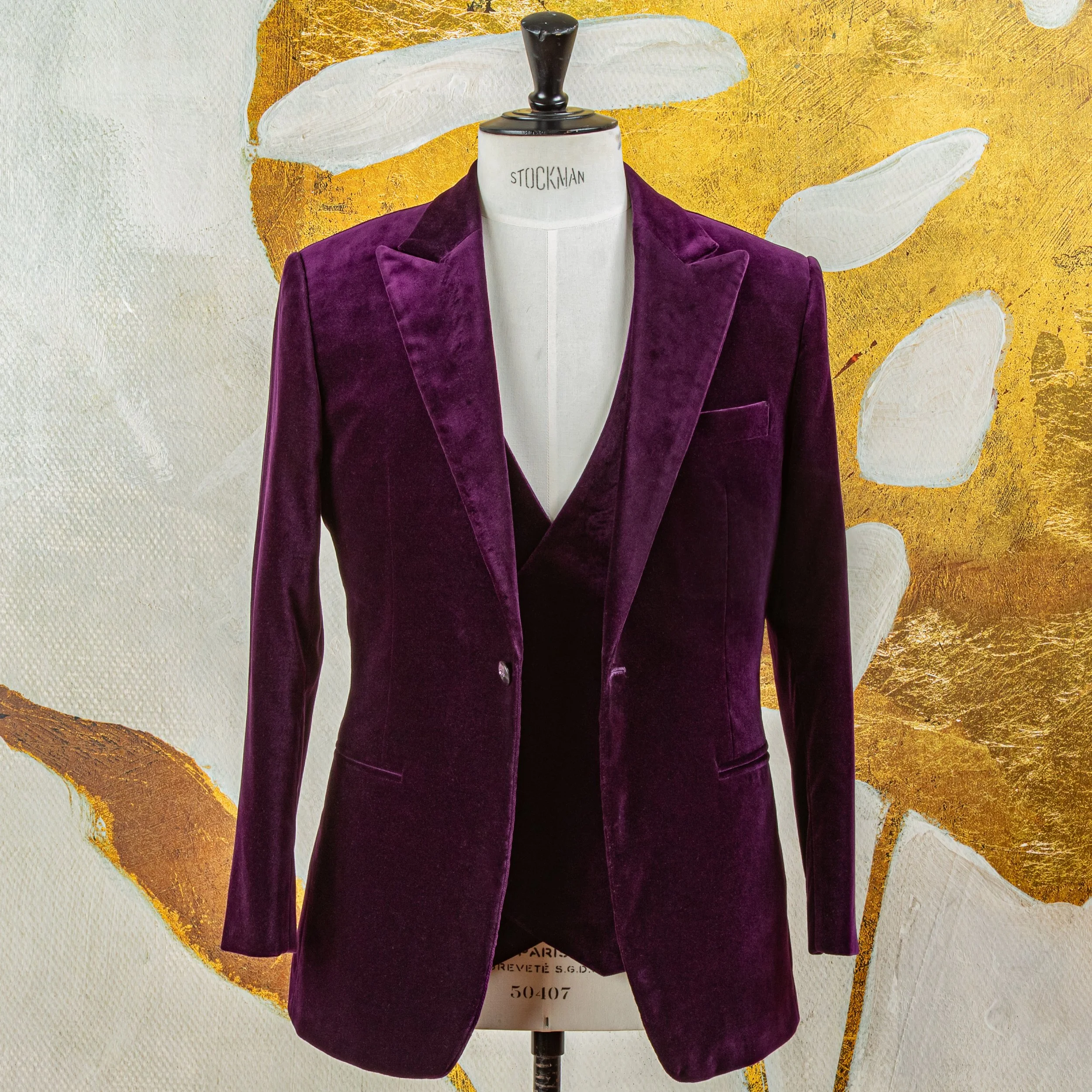 Aubergine Dinner Jacket met Double Breasted Gilet in Fluweel - Holland & Sherry-16.jpg