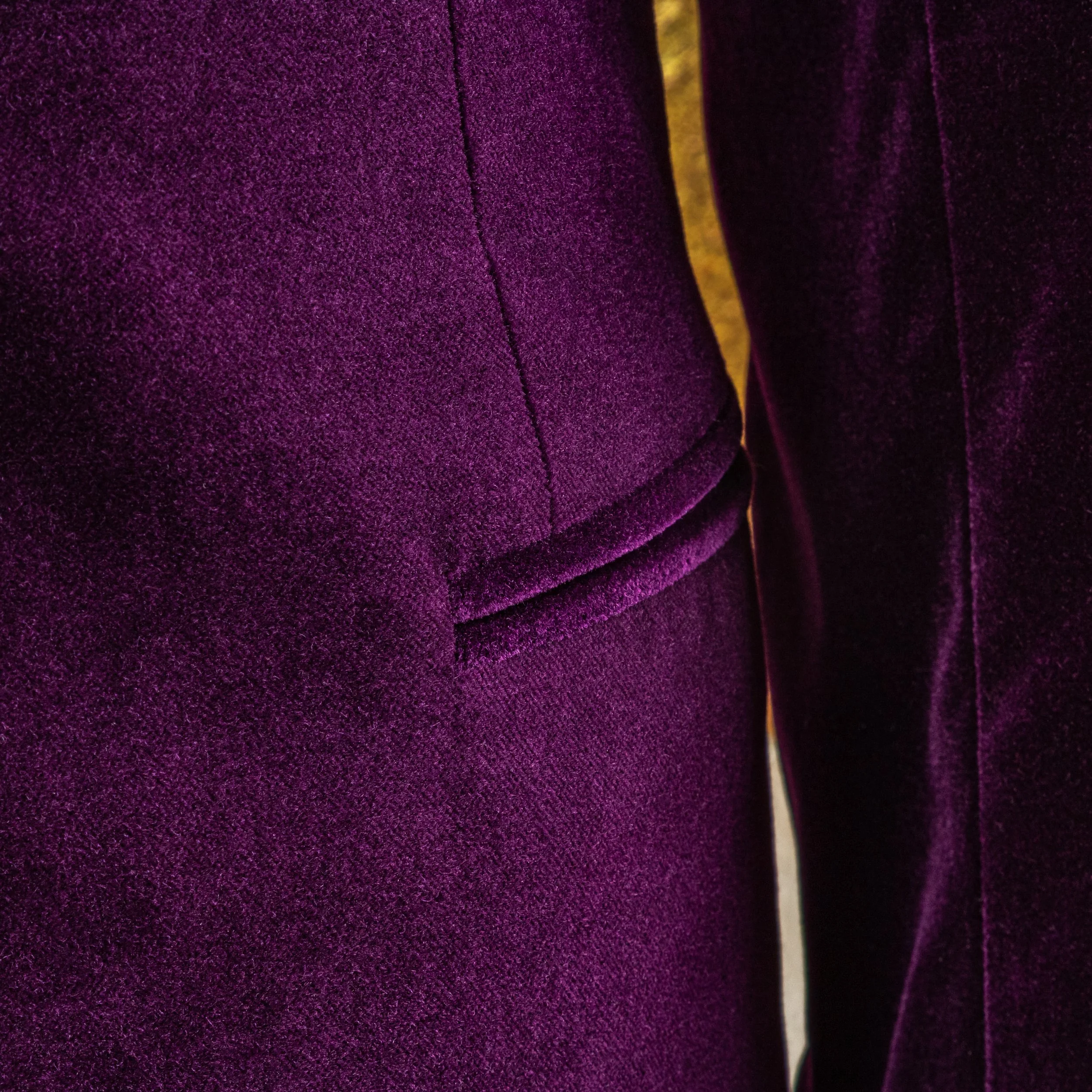 Aubergine Dinner Jacket met Double Breasted Gilet in Fluweel - Holland & Sherry-15.jpg