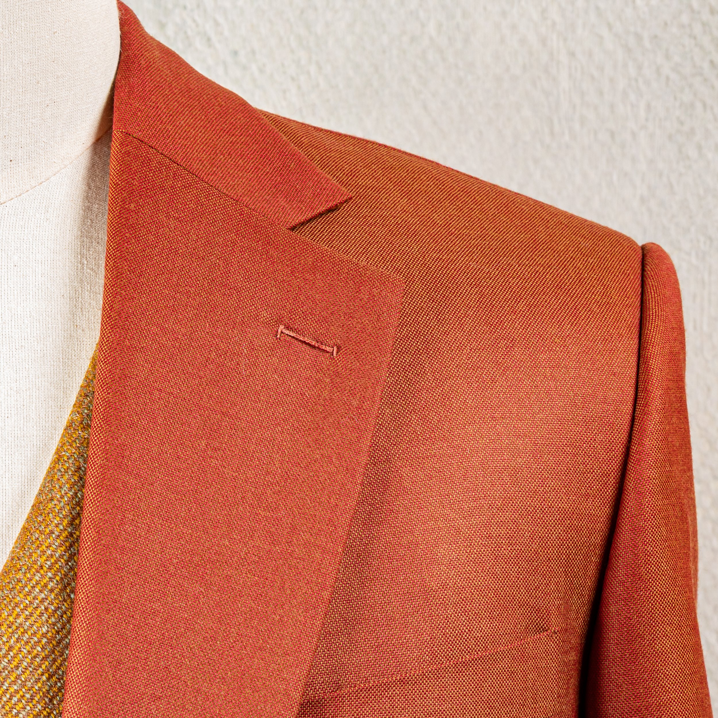 Oranje 3-delig trouwpak met mosterdgeel gilet - Bateman Ogden-3.jpg