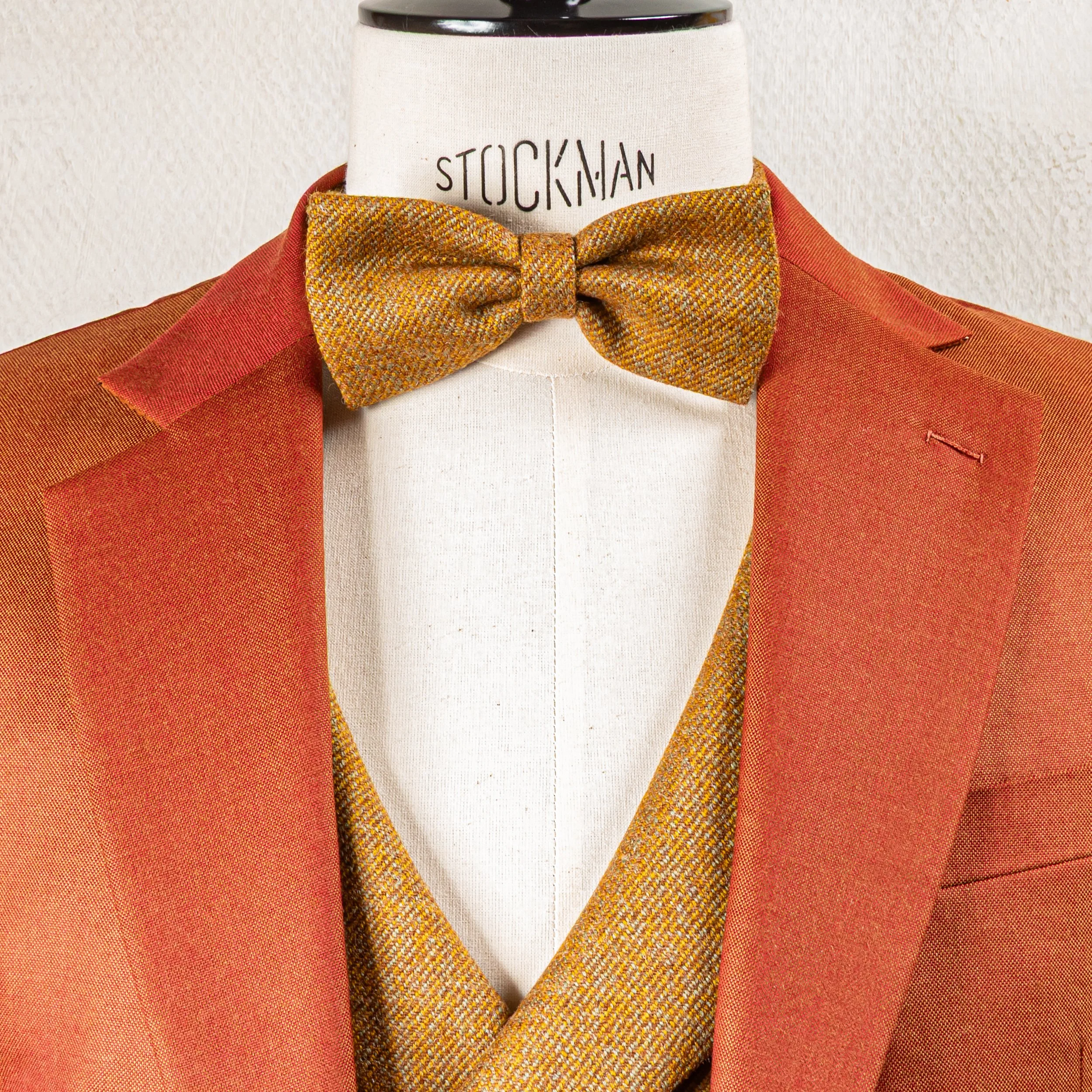 Oranje 3-delig trouwpak met mosterdgeel gilet - Bateman Ogden-14.jpg