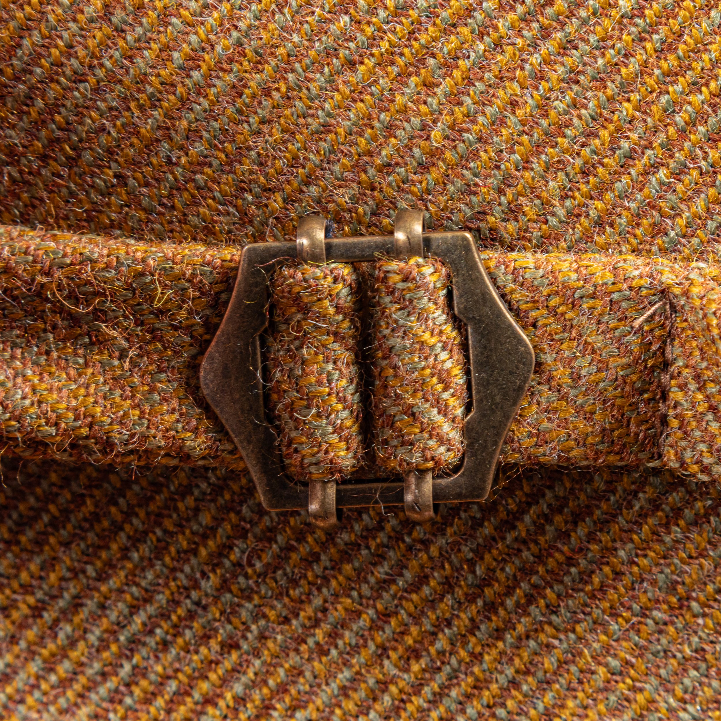 Oranje 3-delig trouwpak met mosterdgeel gilet - Bateman Ogden-22.jpg
