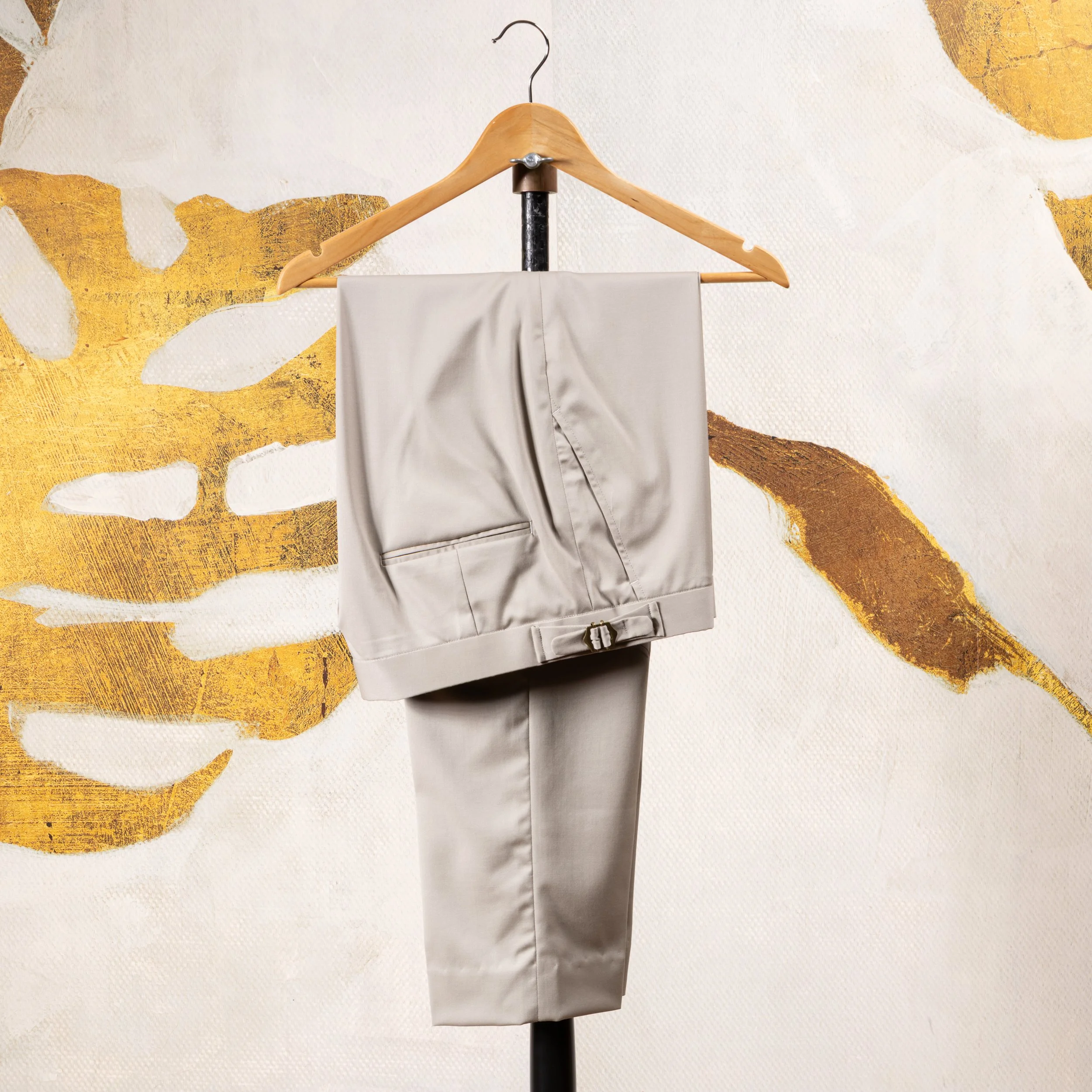 Zomerse pantalon op maat in zandkleurige wol - Caccioppoli Napoli-1.jpg