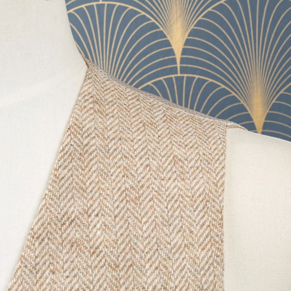 Trouwpak+3+Delig+Saffier+Groen+Merino+Wol+met+Light+Sand+Herringbone+Tweed+Gilet 35.jpg