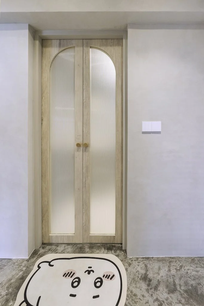 Toilet-Common-Doors copy.jpg