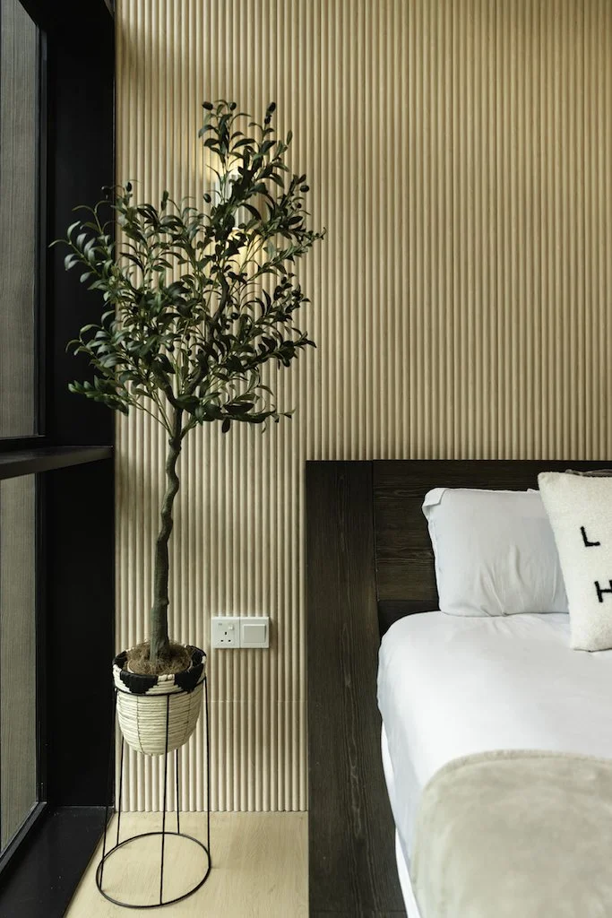 Bedroom-Bed-Left-View.jpg