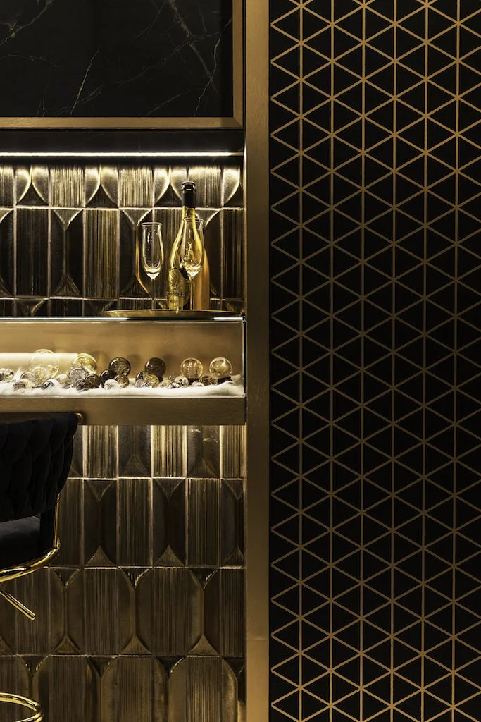 Dining-Showcase-Close-Up-2.jpg