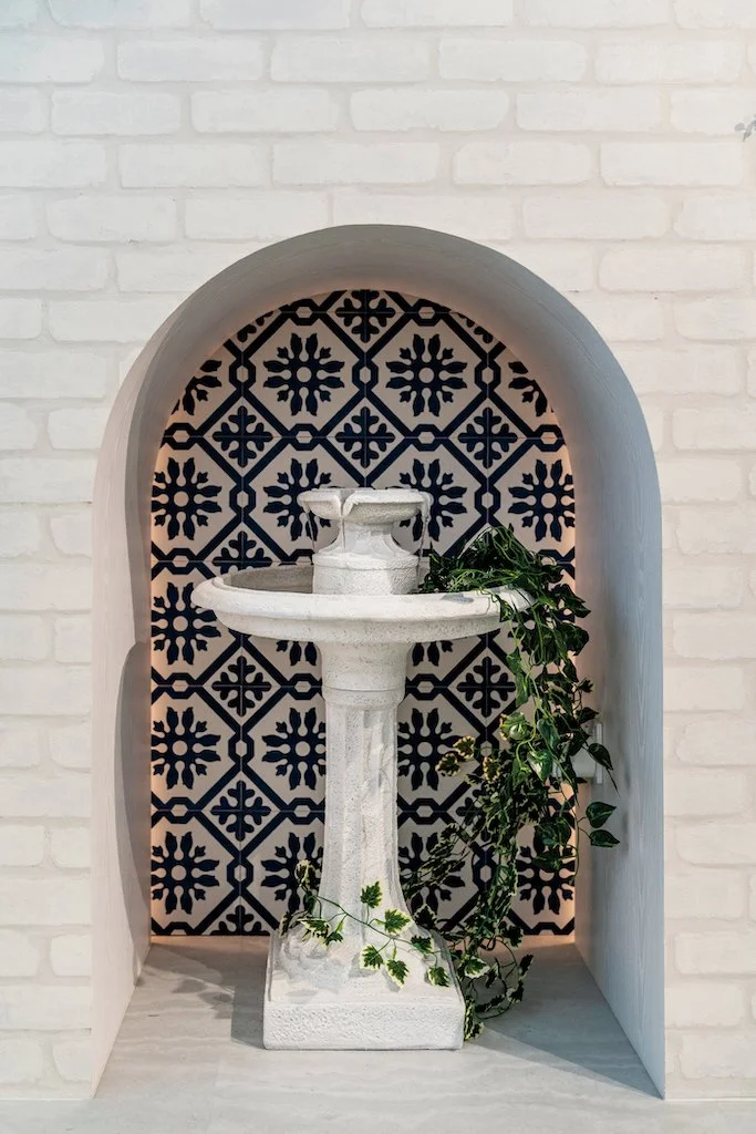 Adjusted_Nook-close-up-Fountain.jpg