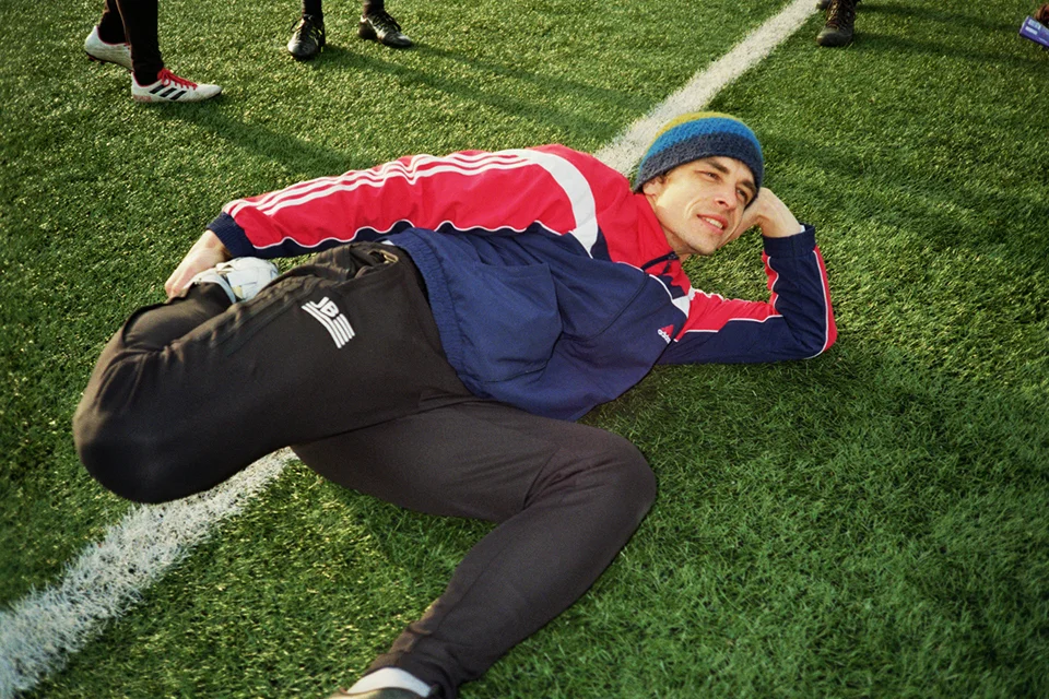 TONI ROSEMANN Upon learning that breakdancing would be included in the Paris 2024 Olympics but that ultimate would be excluded, Toni started immediately practicing his toprock, downrock, power moves and freezes on the fields of Bubblepest.