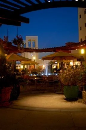 paseo_colorado_01b.jpg