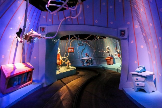 Seuss Landing Cat In the Hat Attraction