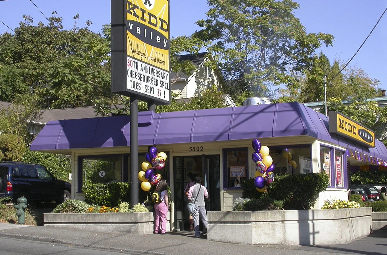 Celebrating the 30th anniversary in 2005.