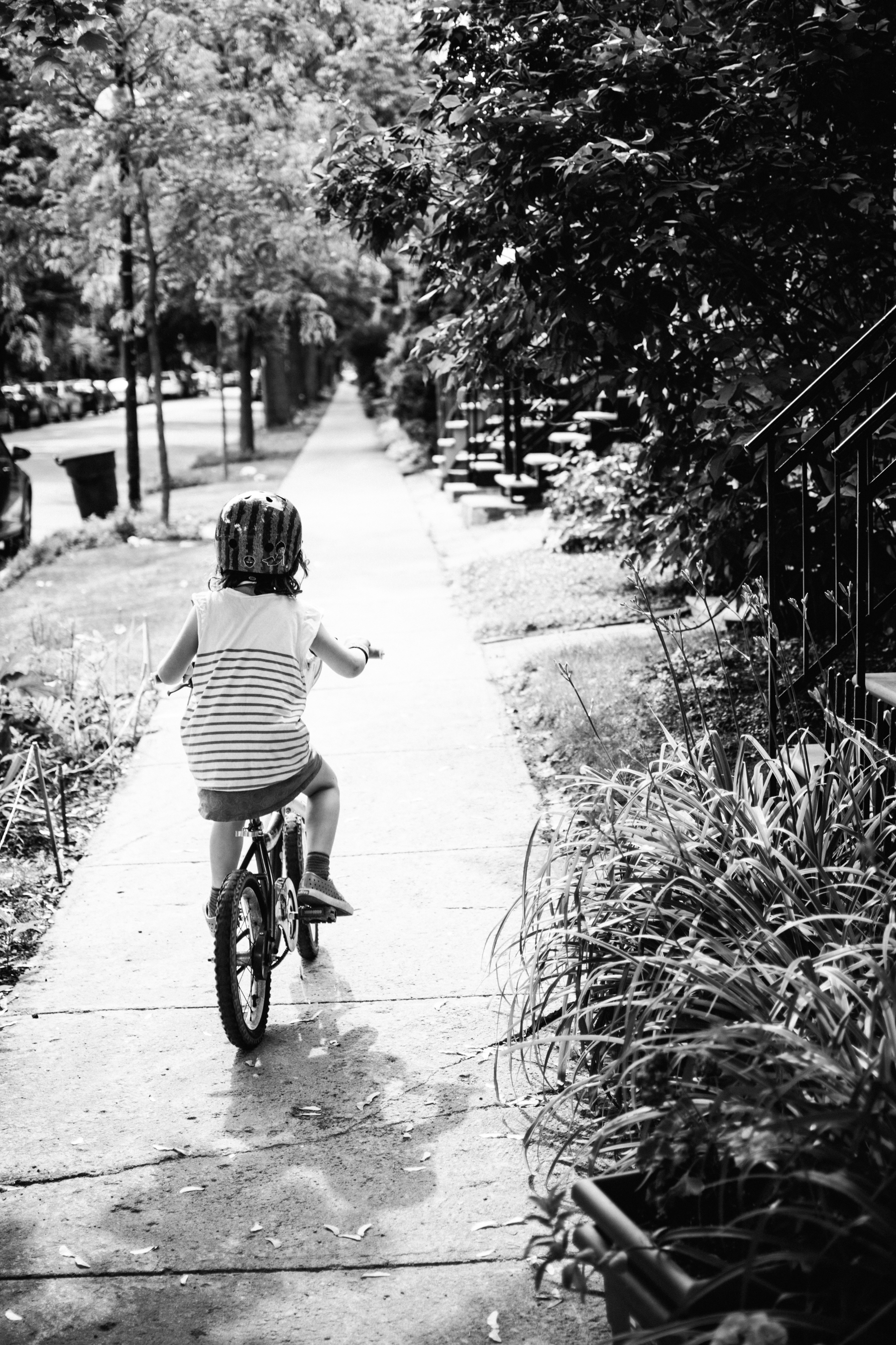 20180627_photo-de-famille-dans-ruelle-de-villeray-photographe-lifestyle-montreal-054.jpg