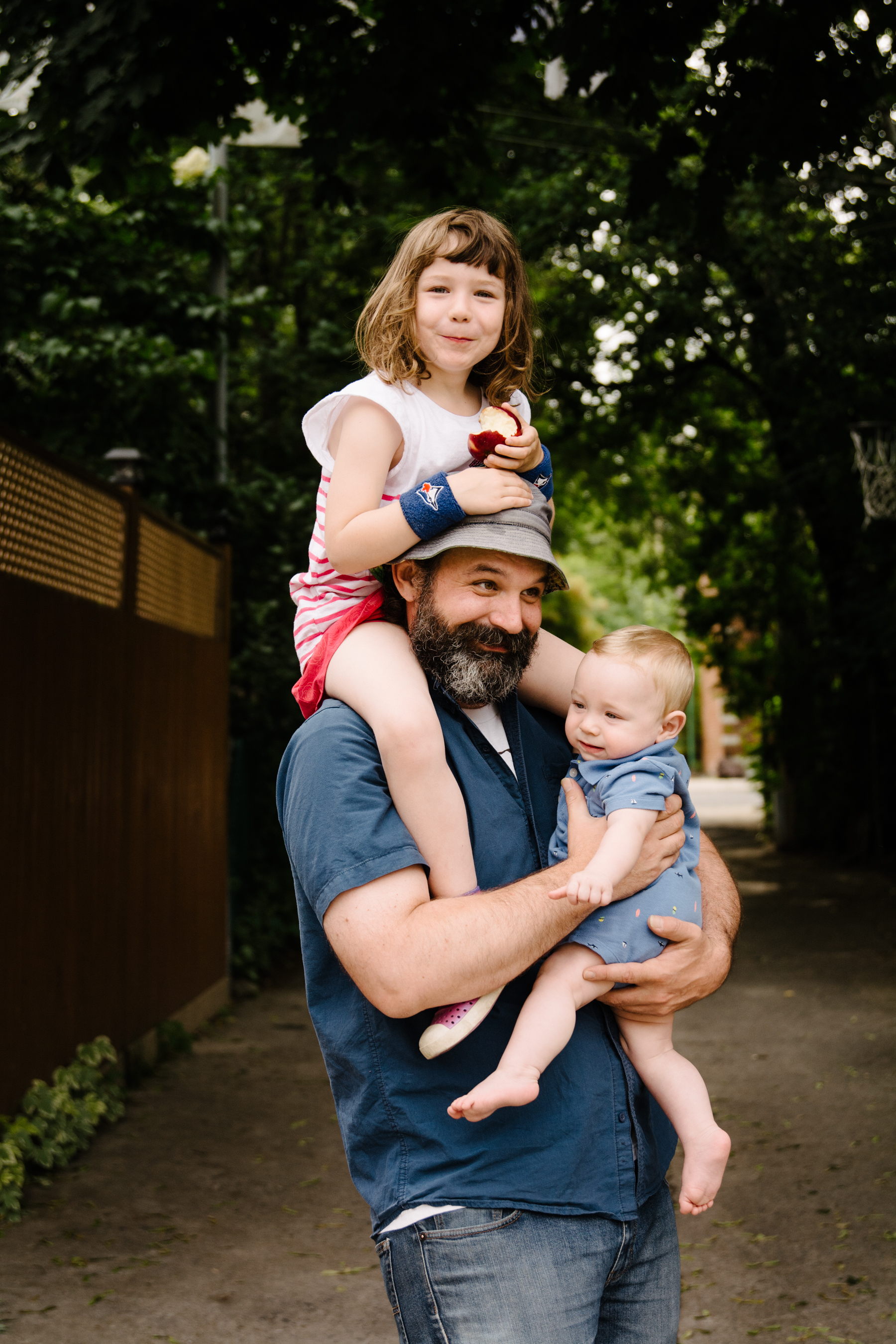 20180627_photo-de-famille-dans-ruelle-de-villeray-photographe-lifestyle-montreal-045.jpg