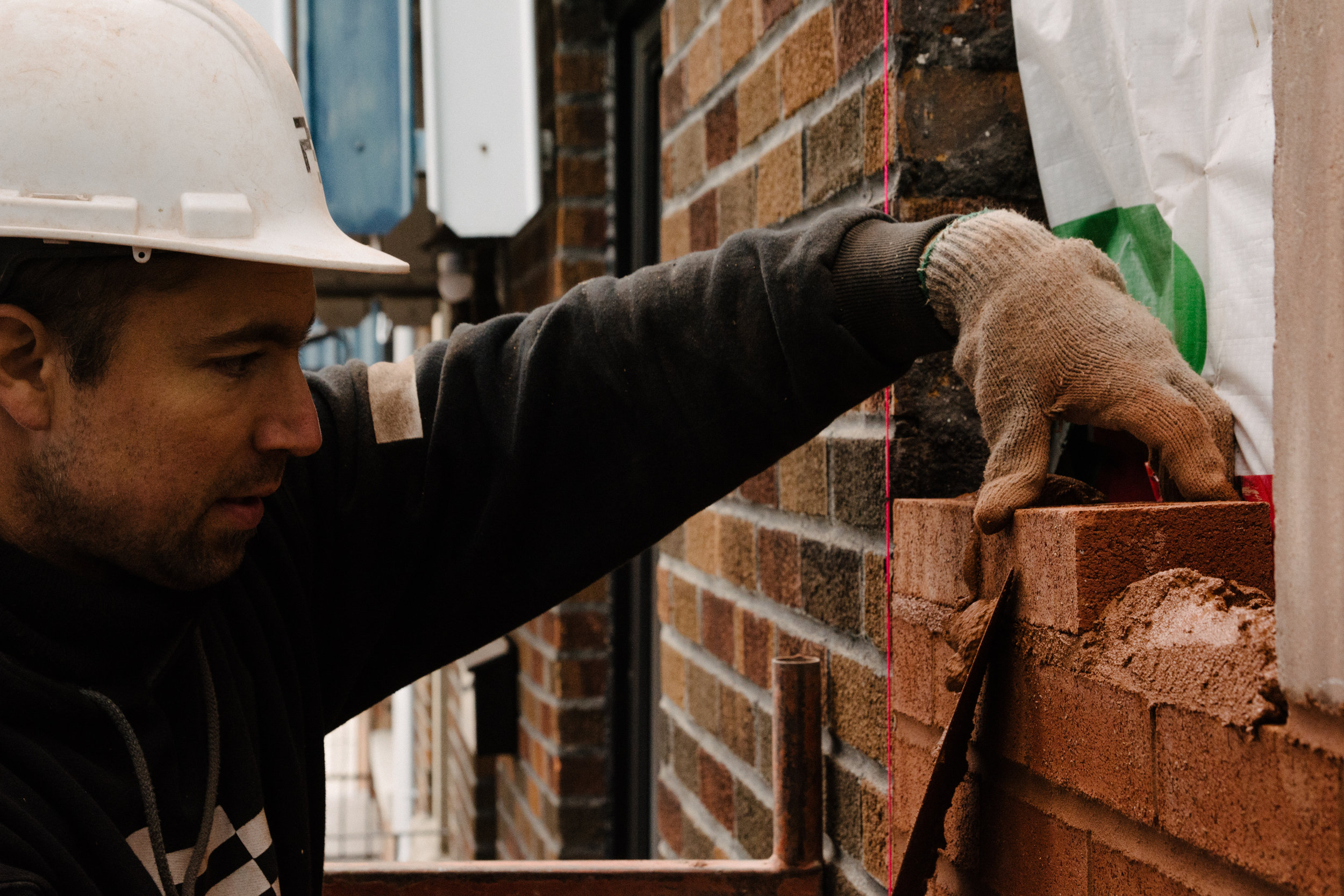 photo-un-chantier-de-macon-Projet-Brique-portrait-professionnel-documentaire-reportage-photographe-lifestyle-a-montreal-marianne-charland-048.jpg