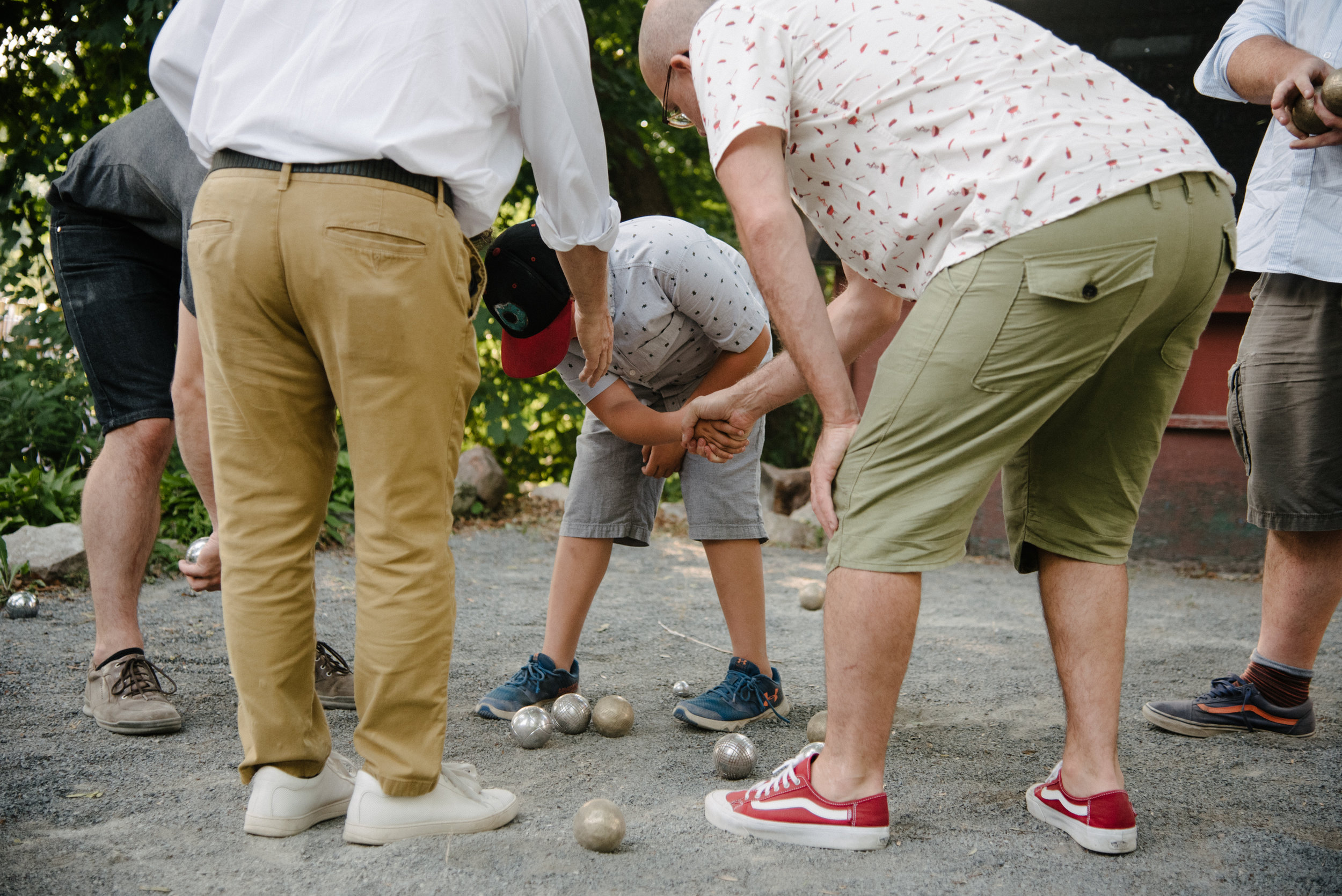 photo-evenement-epluchette-de-ble-d-inde-mechoui-tournoi-de-petanque-photographe-lifestyle-famille-a-montreal-327.jpg